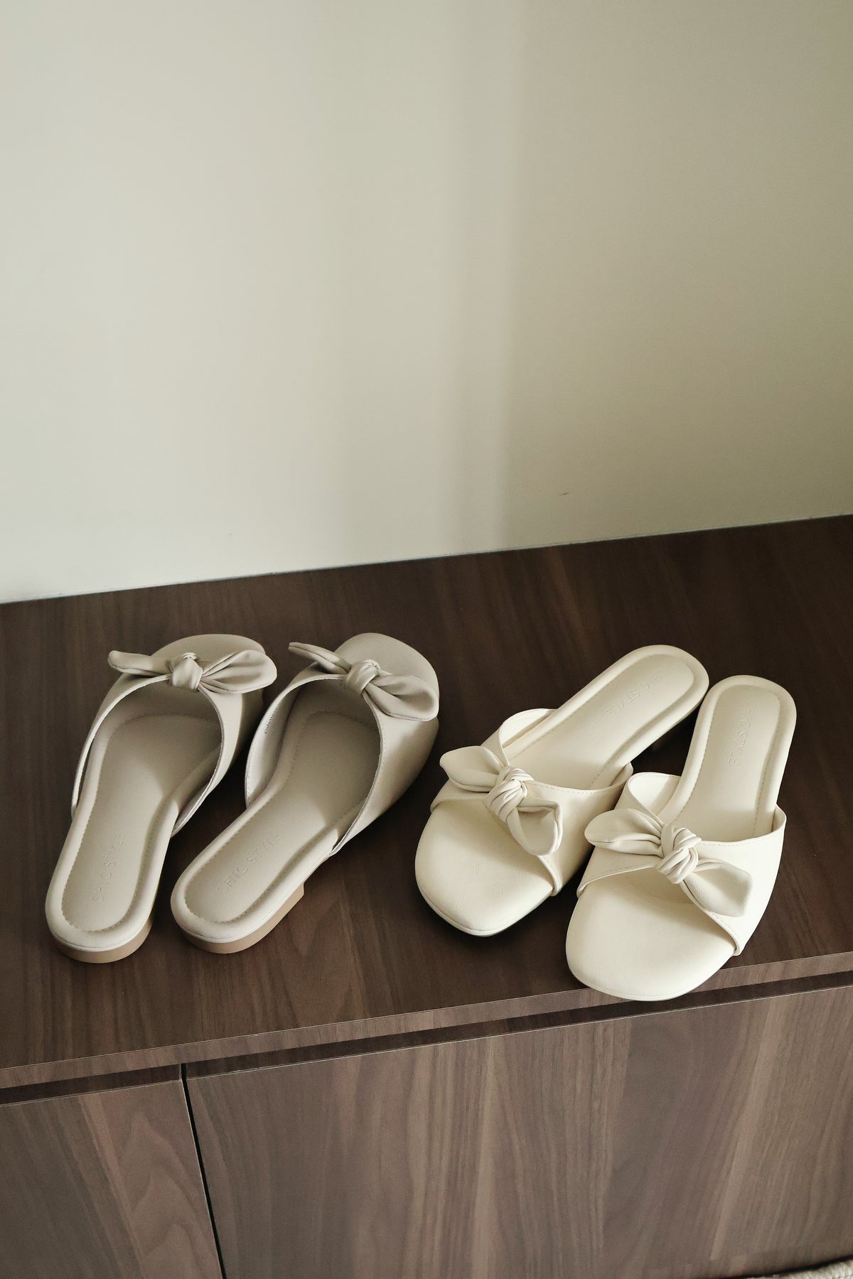 Odette Cute Bow Sandals (Cream White)