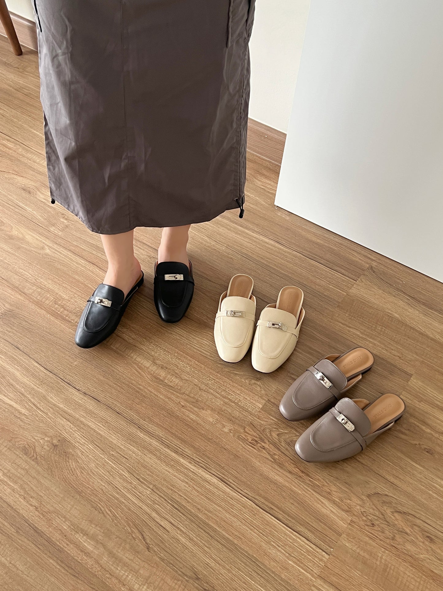 Tammie Slip On Flat Mules (Black / Size 38 40)