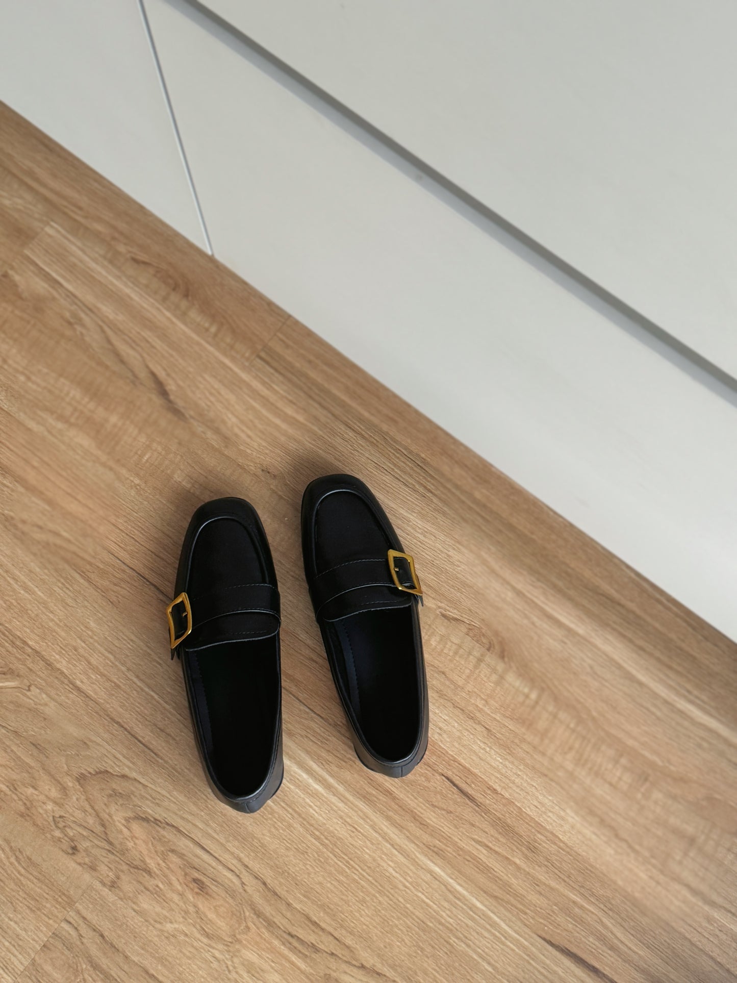 Gillian Almond-Toe Loafers (Black)