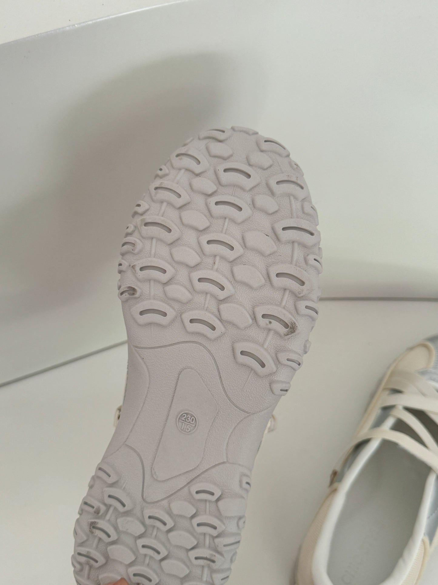 Off Duty Ballet Sneakers (Silver 37 40)