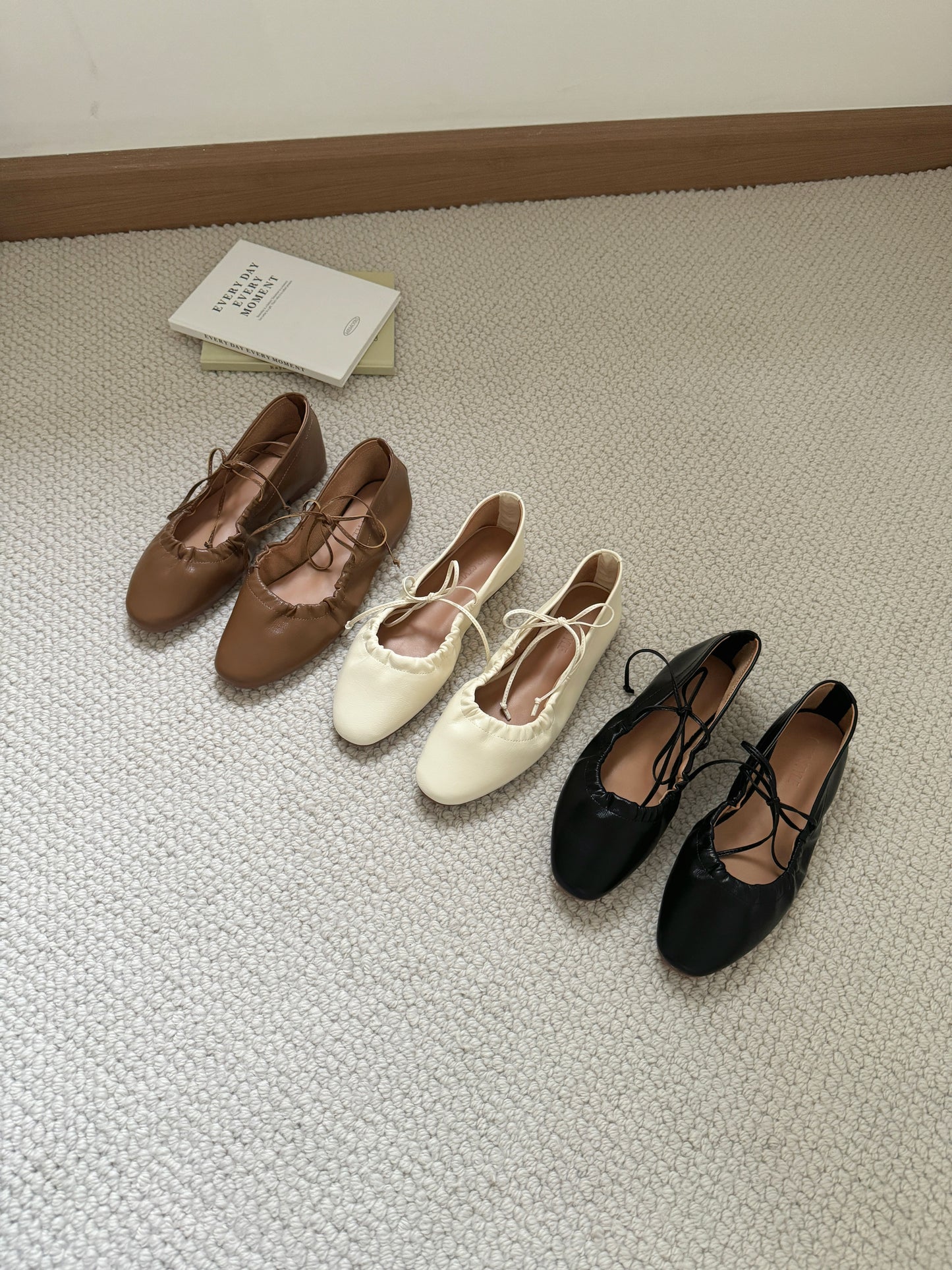 Amberlyn Ballet Flats (Cream White)