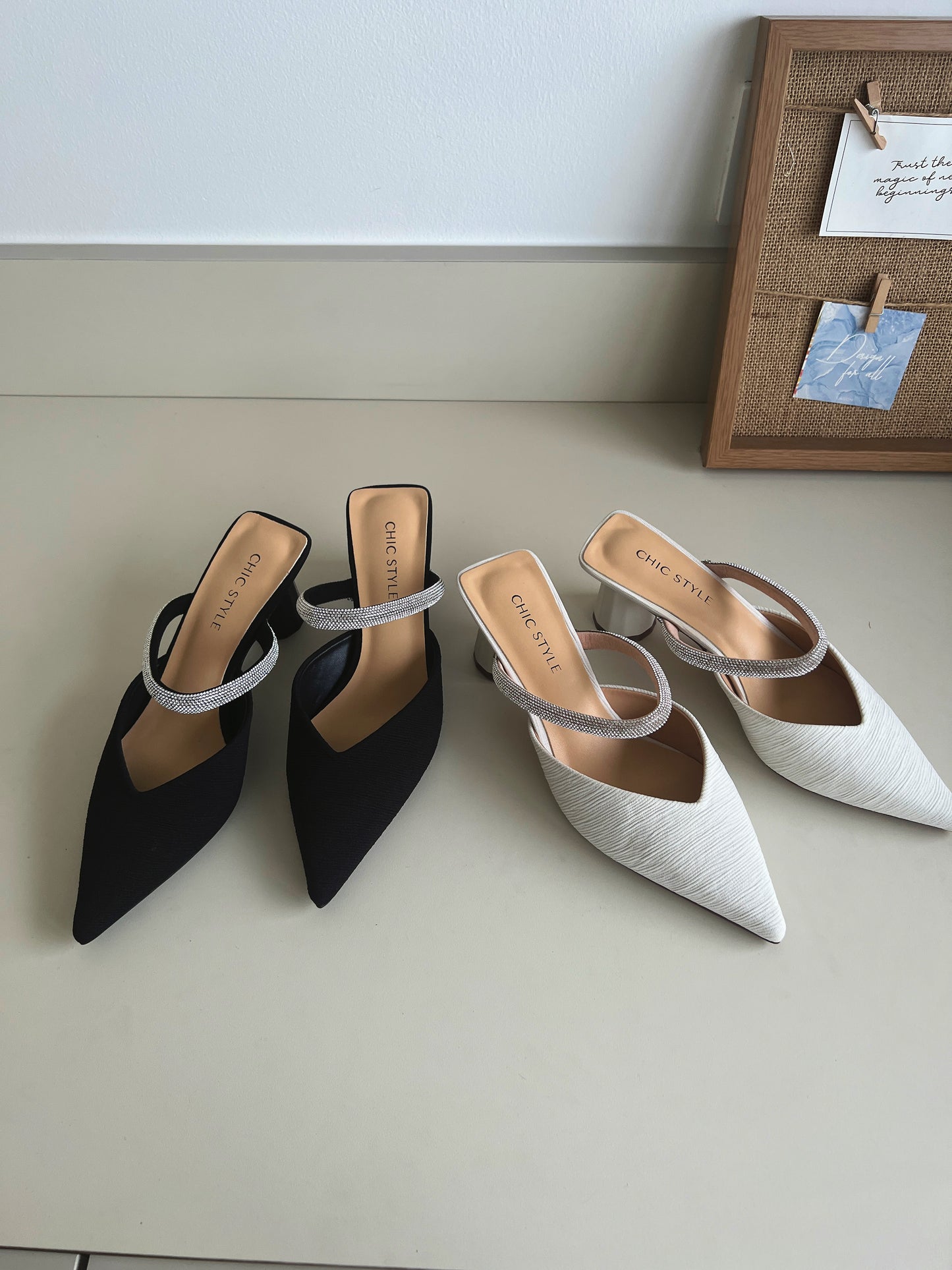 Bailey Rhinestones Pointed Heels (White / Size 36)