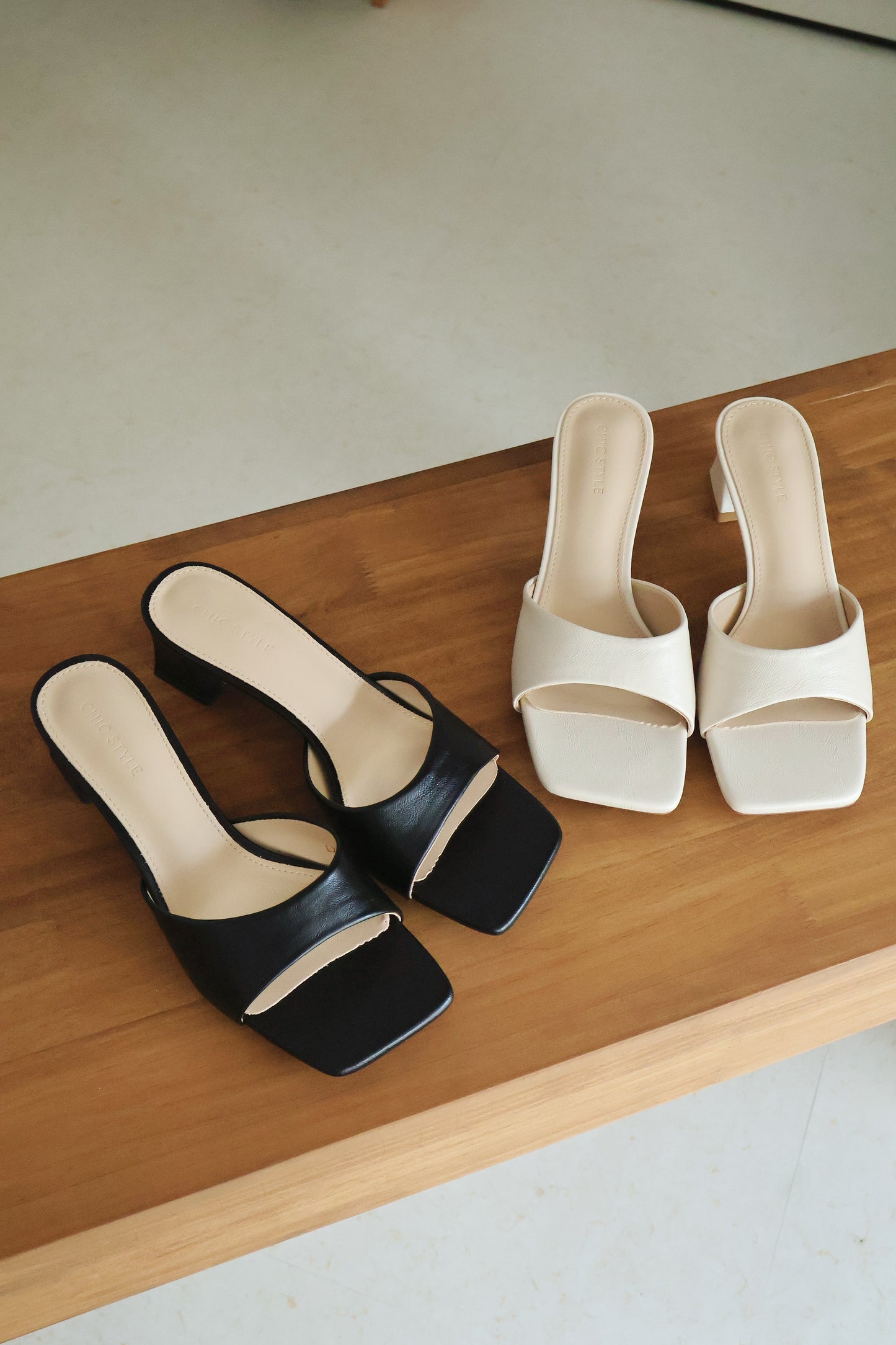 Rose Slip On Middle Heels (Black)