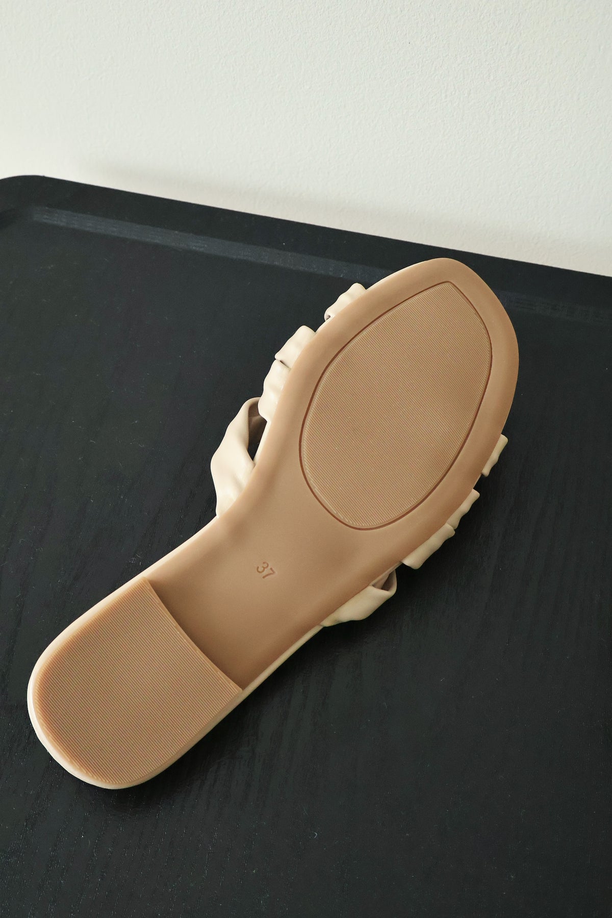 Evette Soft Pleated Sandals (Khaki) (Slim feet only)
