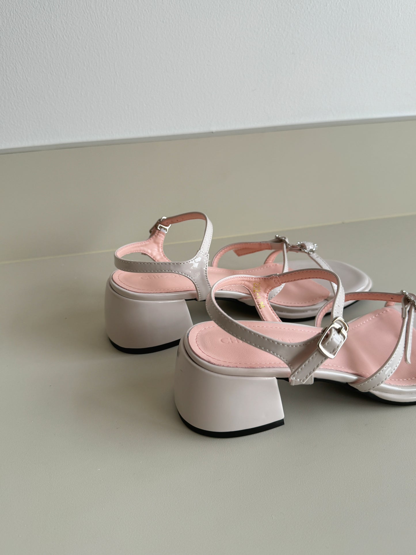 Verona Strappy Sandals (White)
