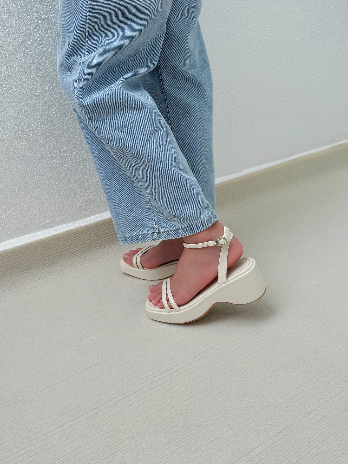 Andrea Strappy Wedge Sandals (Cream White)