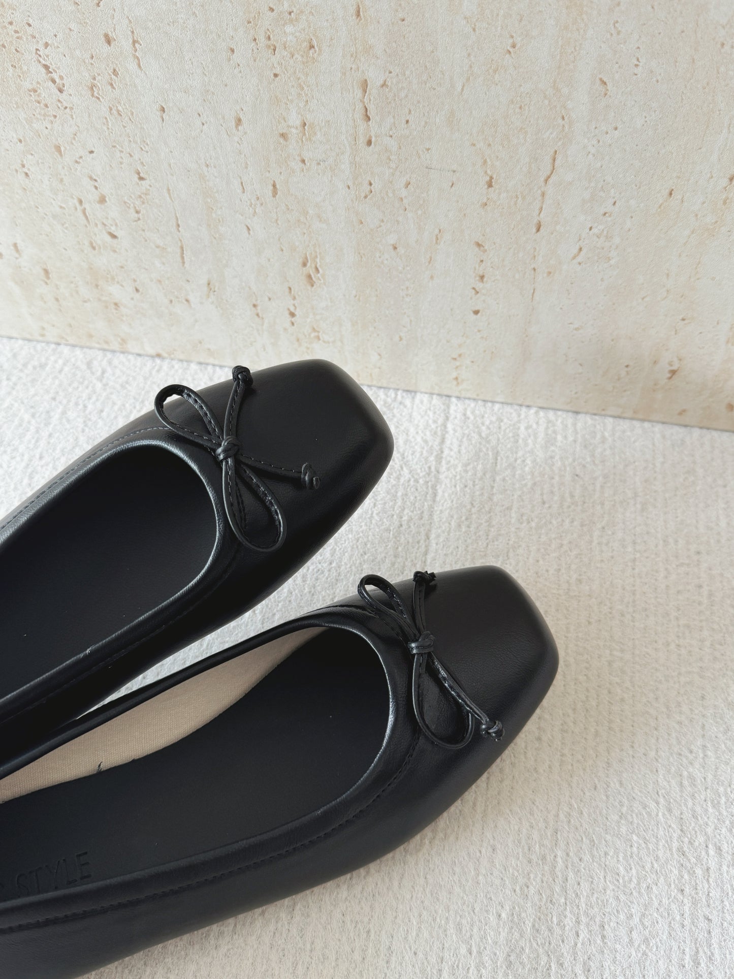 Bethel Bow Ballet Flats (Black)