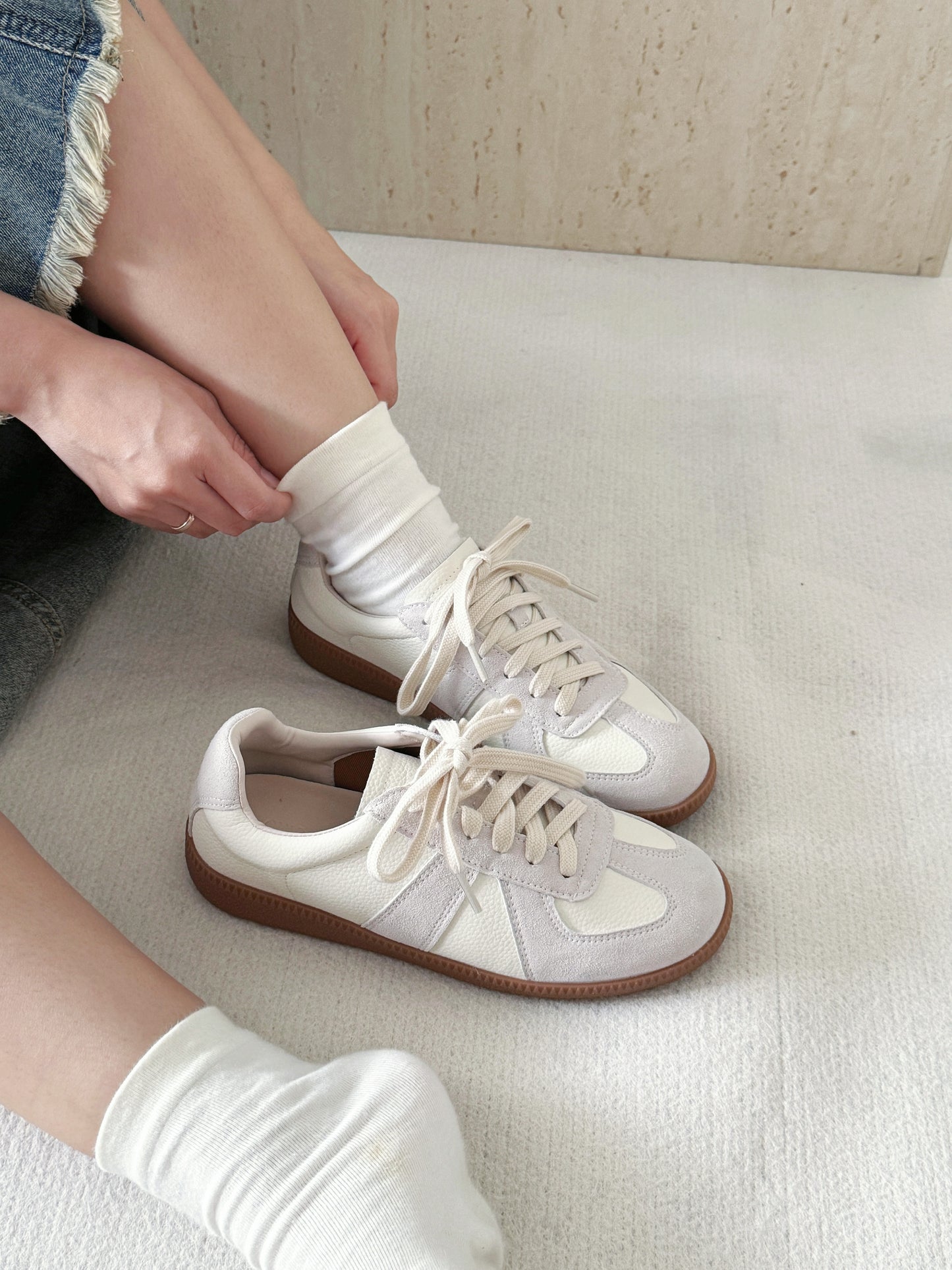 Day Off Fit Sneakers (Beige)