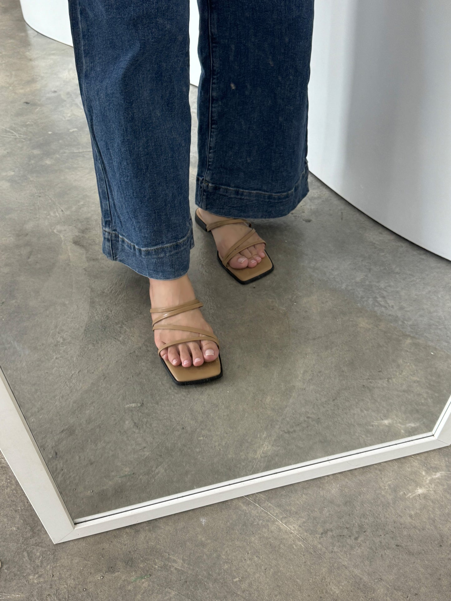 Vonna Strappy Flat Sliders (Khaki)