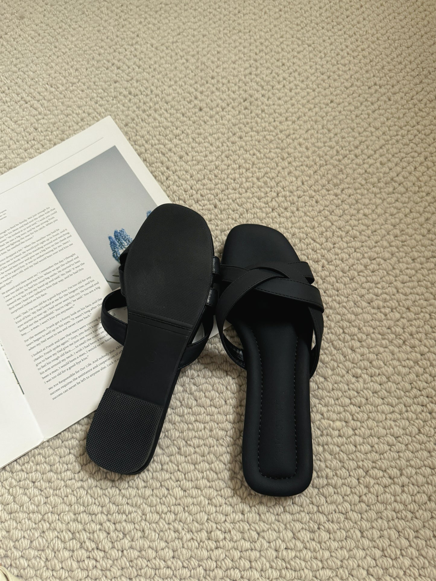 Larina Interlock Comfy Sandals (Black)