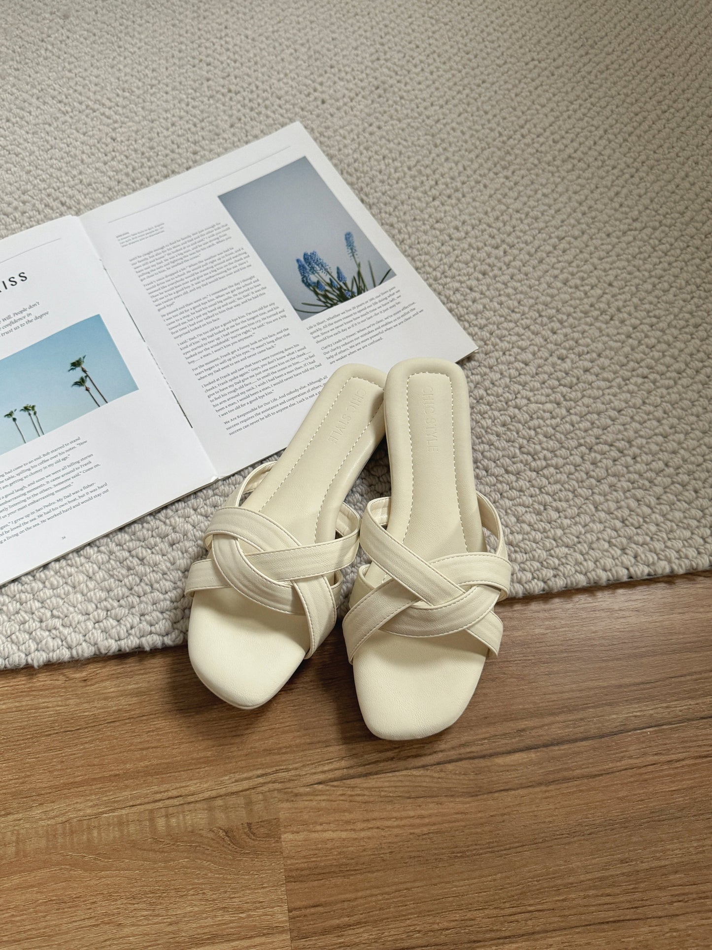 Larina Interlock Comfy Sandals (Cream White)