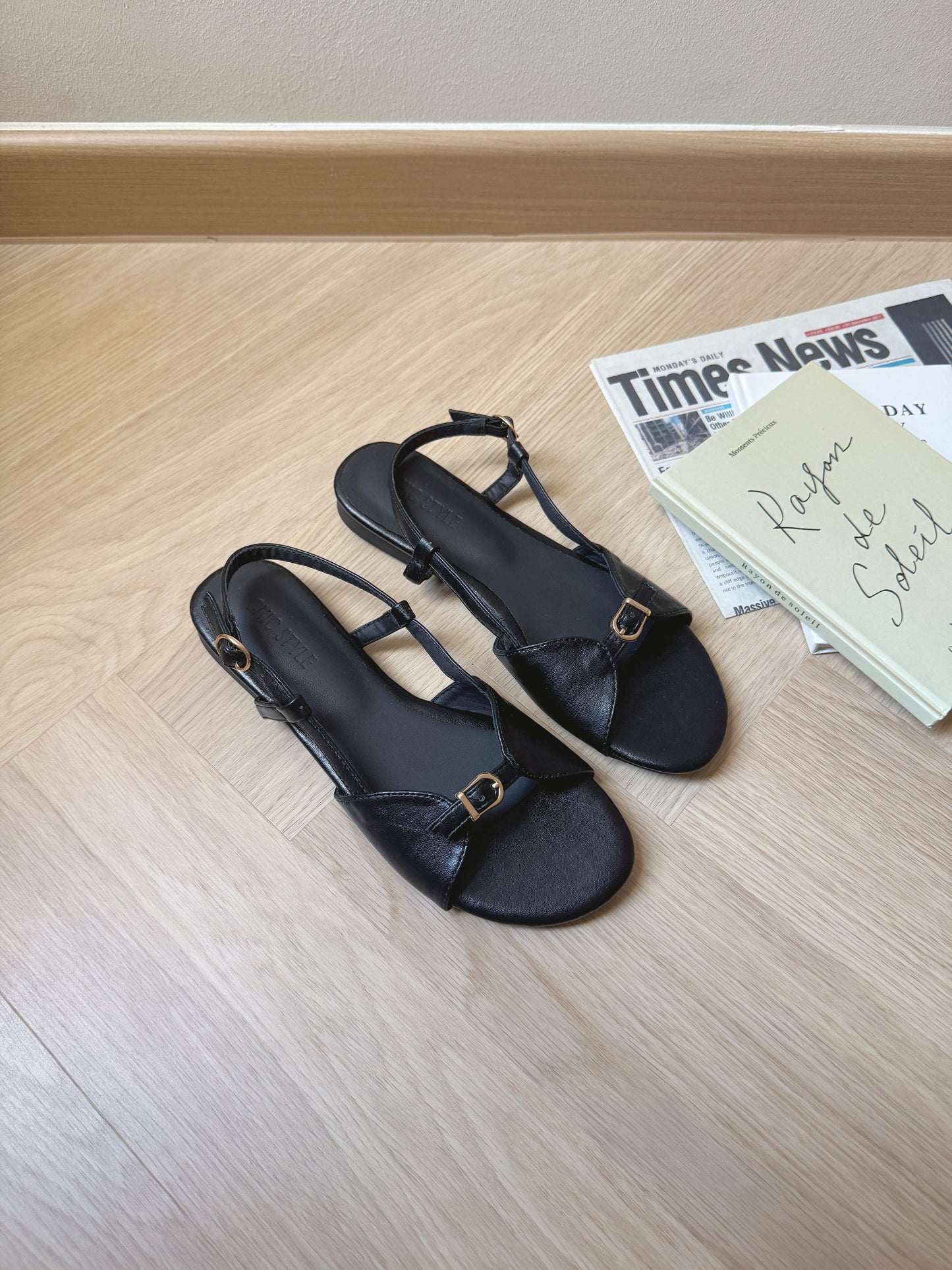 Megan Slingback Sandals (Black)