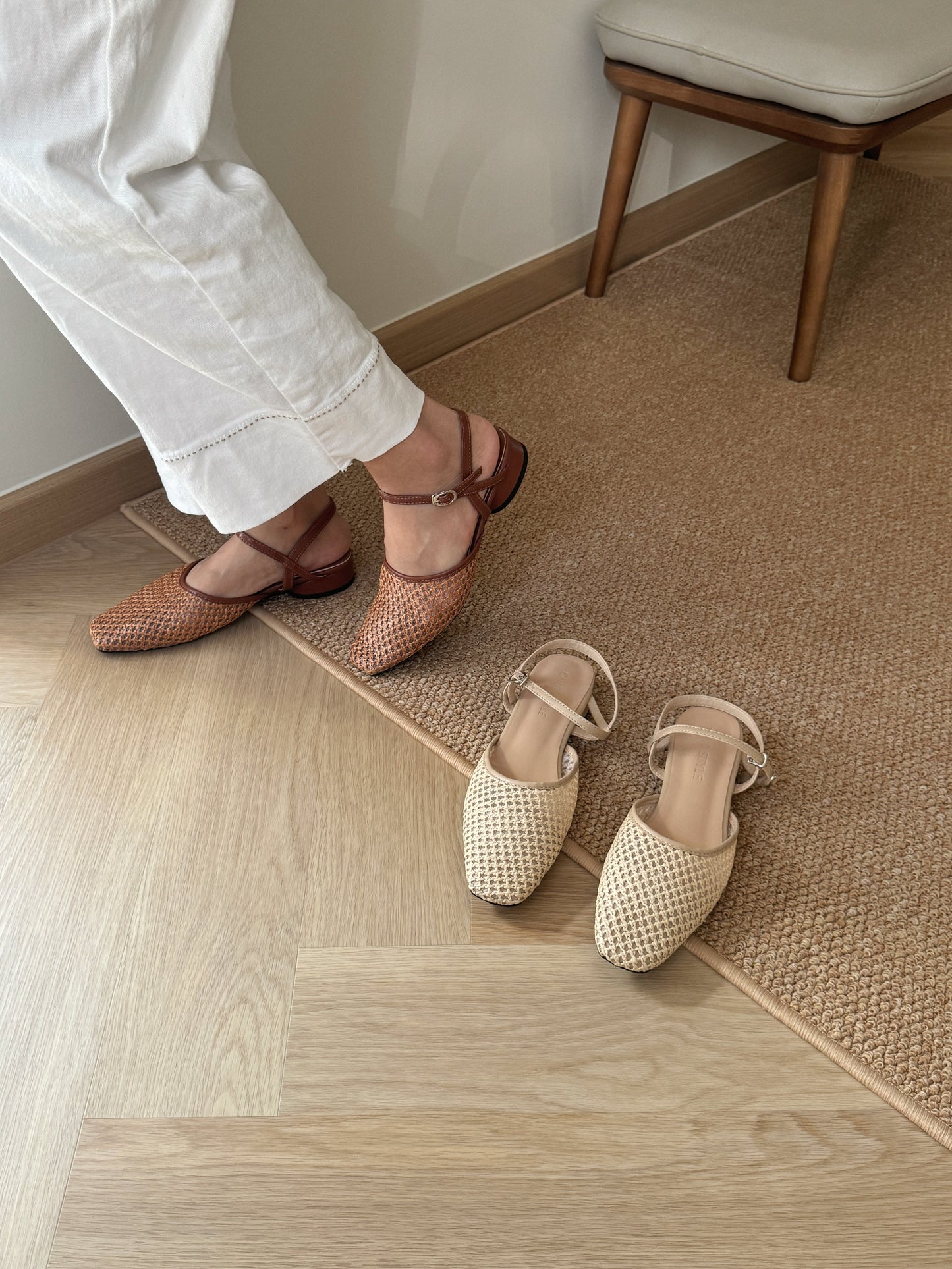 Arizona Woven Closed-Toe Sandals (Brown)