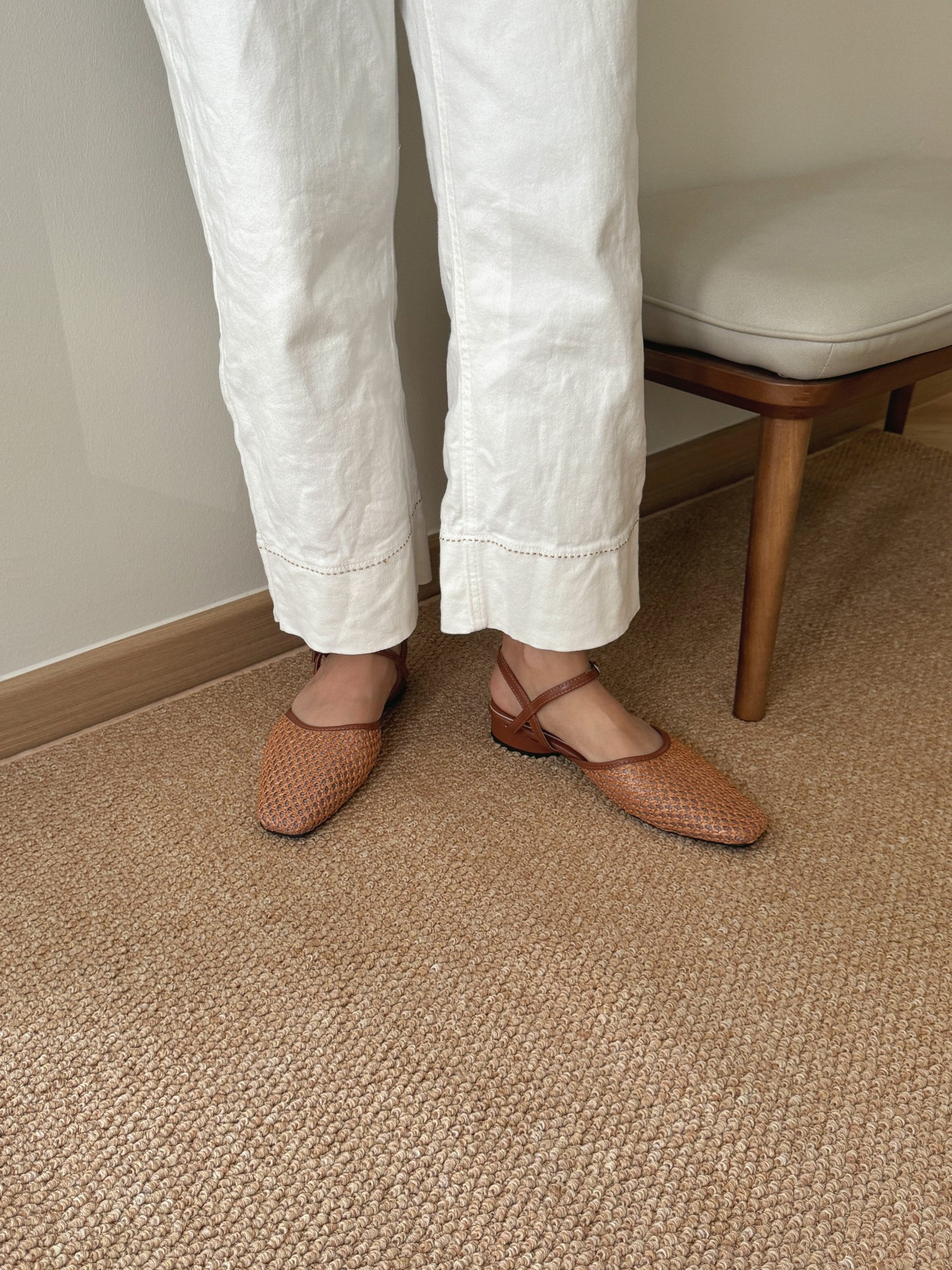 Arizona Woven Closed-Toe Sandals (Brown)