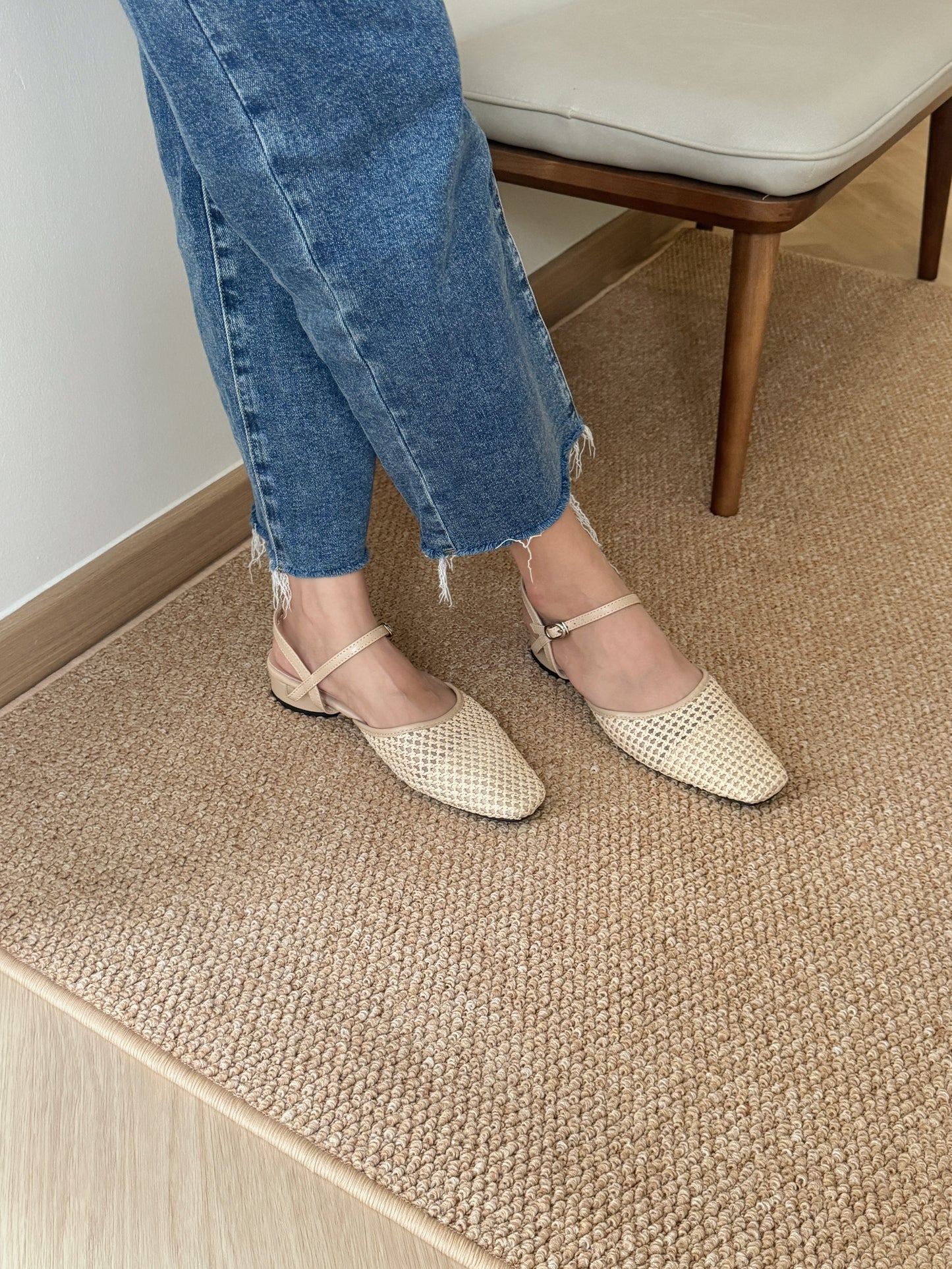 Arizona Woven Closed-Toe Sandals (Cream White)