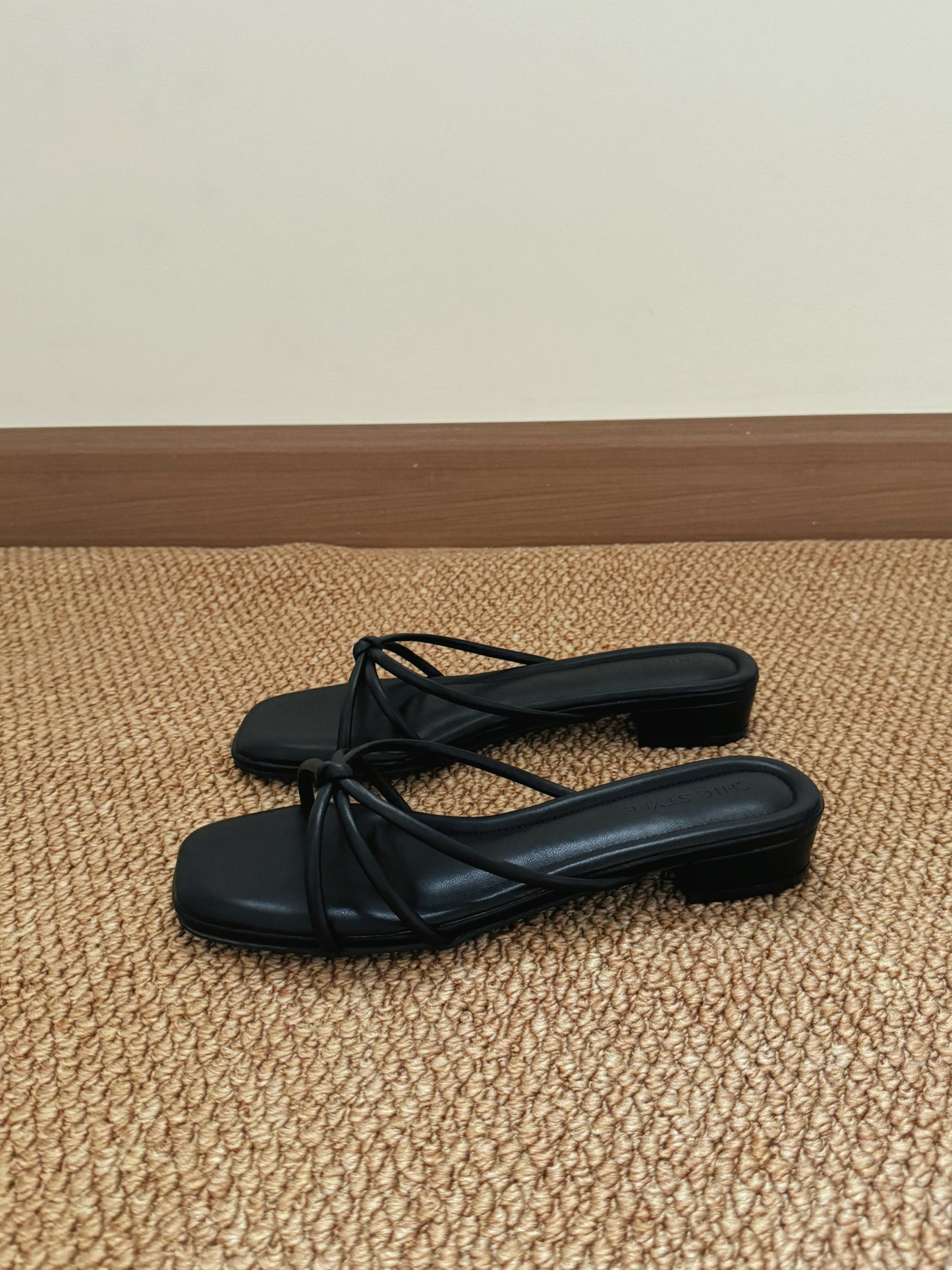Emelia Strappy Comfy Sandals (Black) *Slim feet only