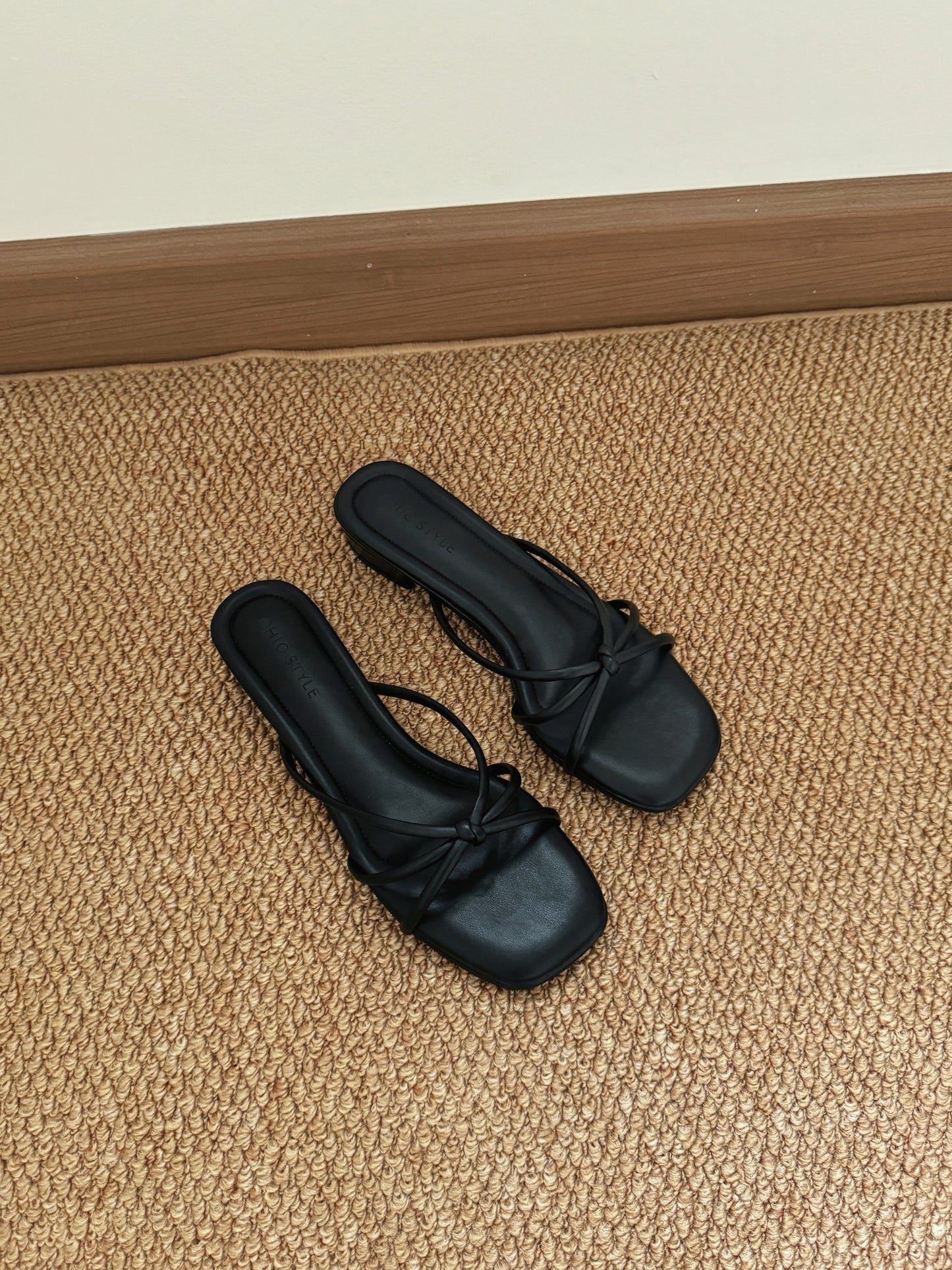 Emelia Strappy Comfy Sandals (Black) *Slim feet only