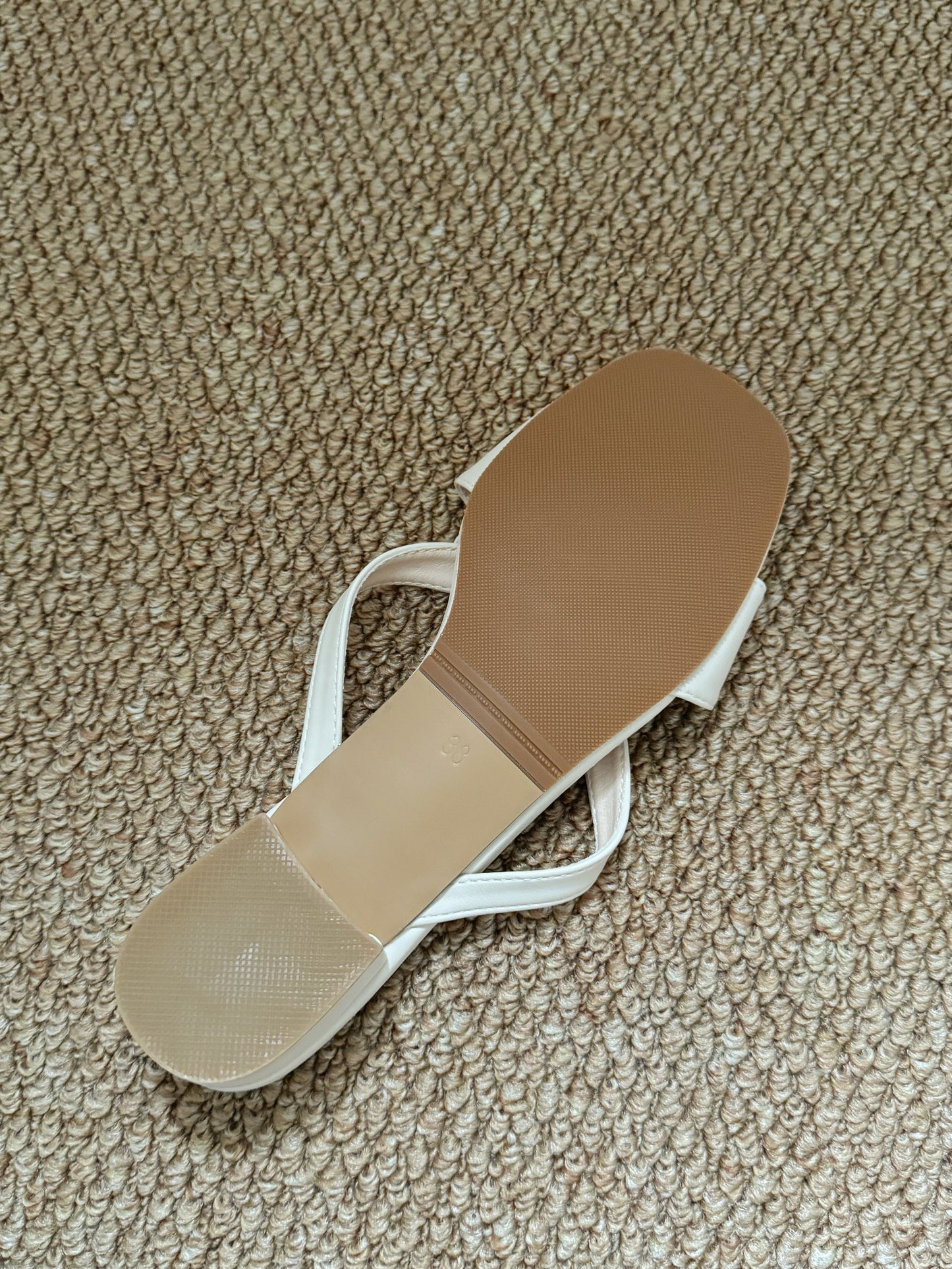 Daniella Cute Bow Comfy Sandals (Cream)