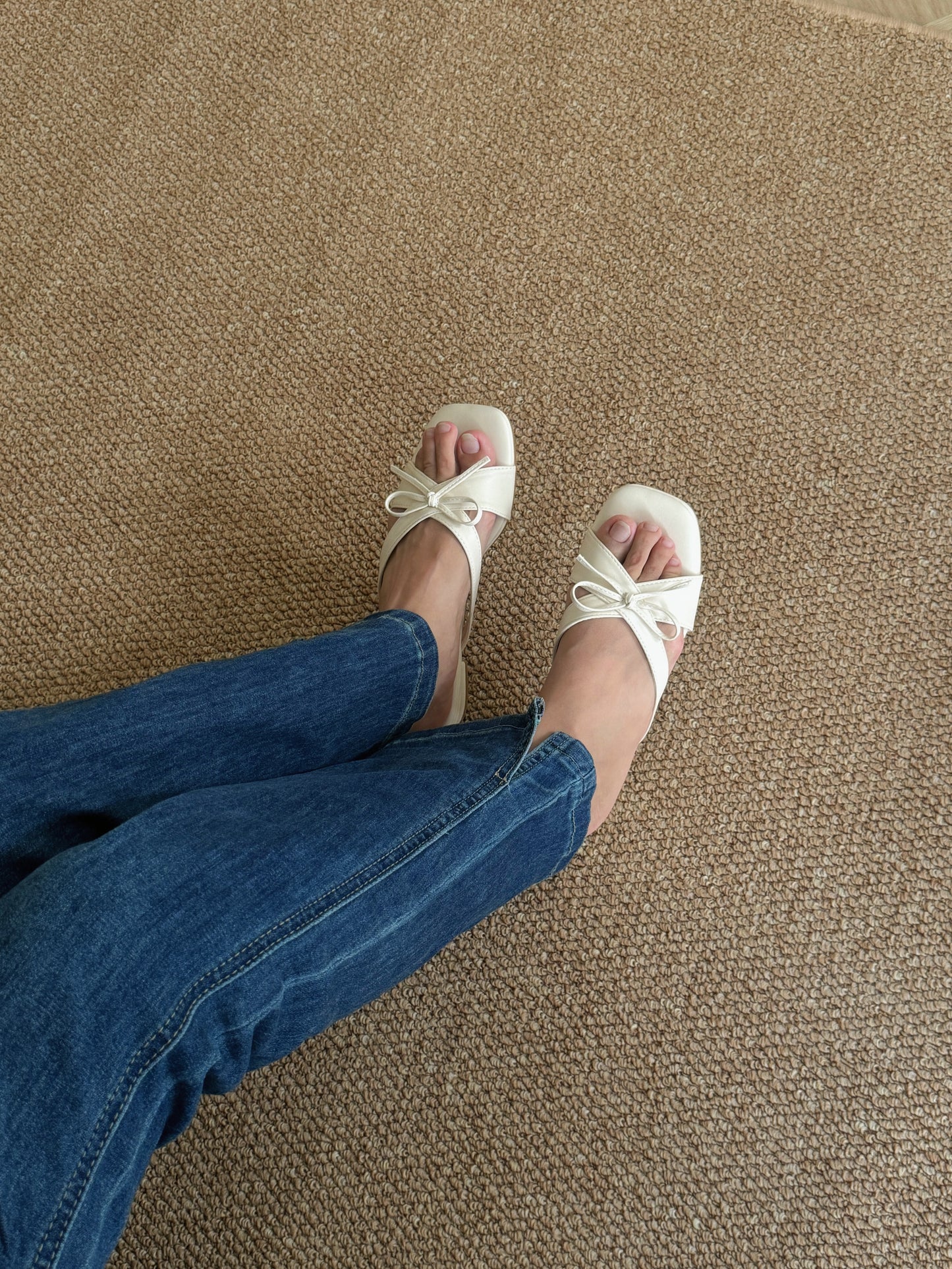 Daniella Cute Bow Comfy Sandals (Cream)