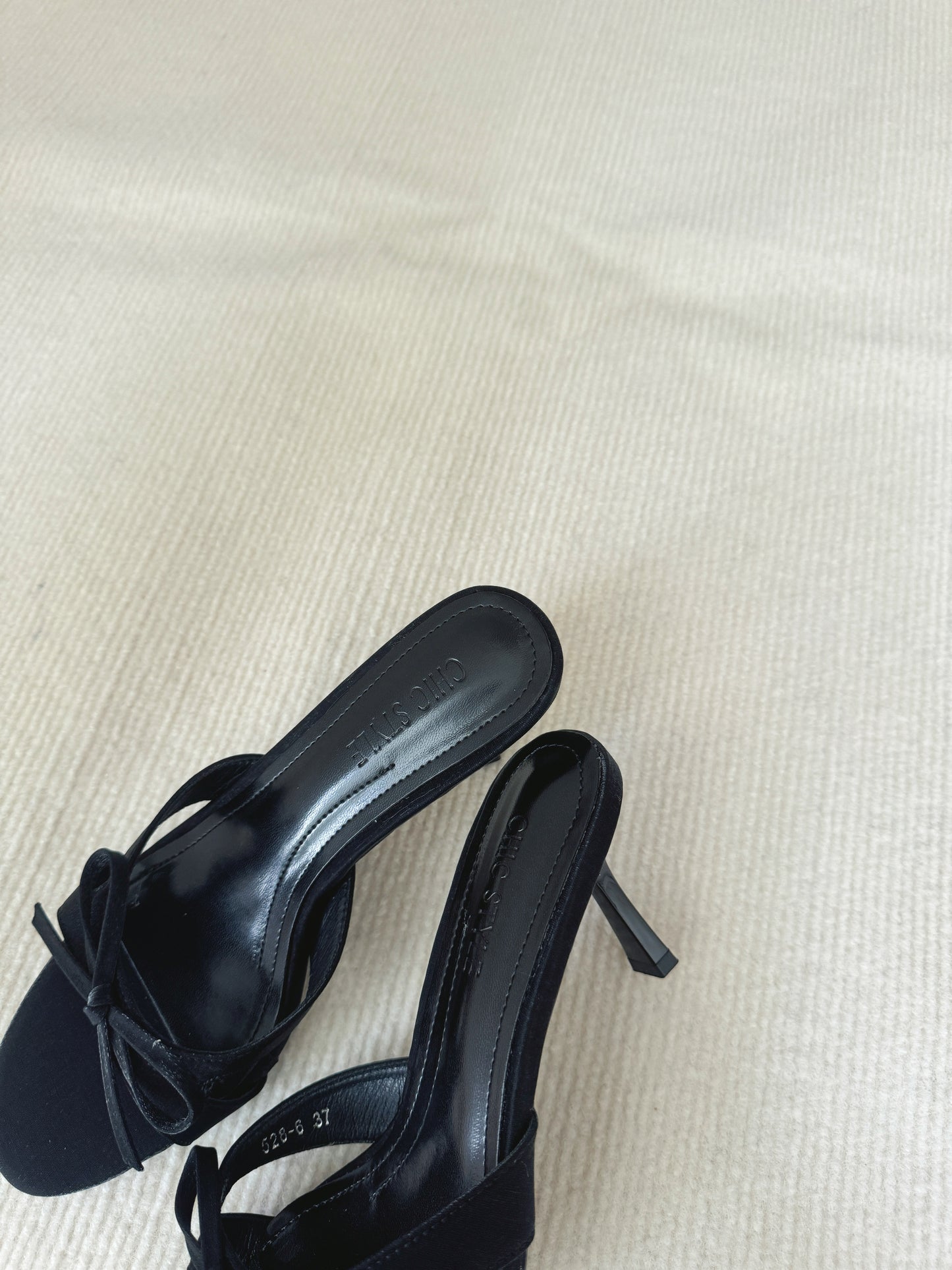 Carisa Sweet Bow Heels (Black)
