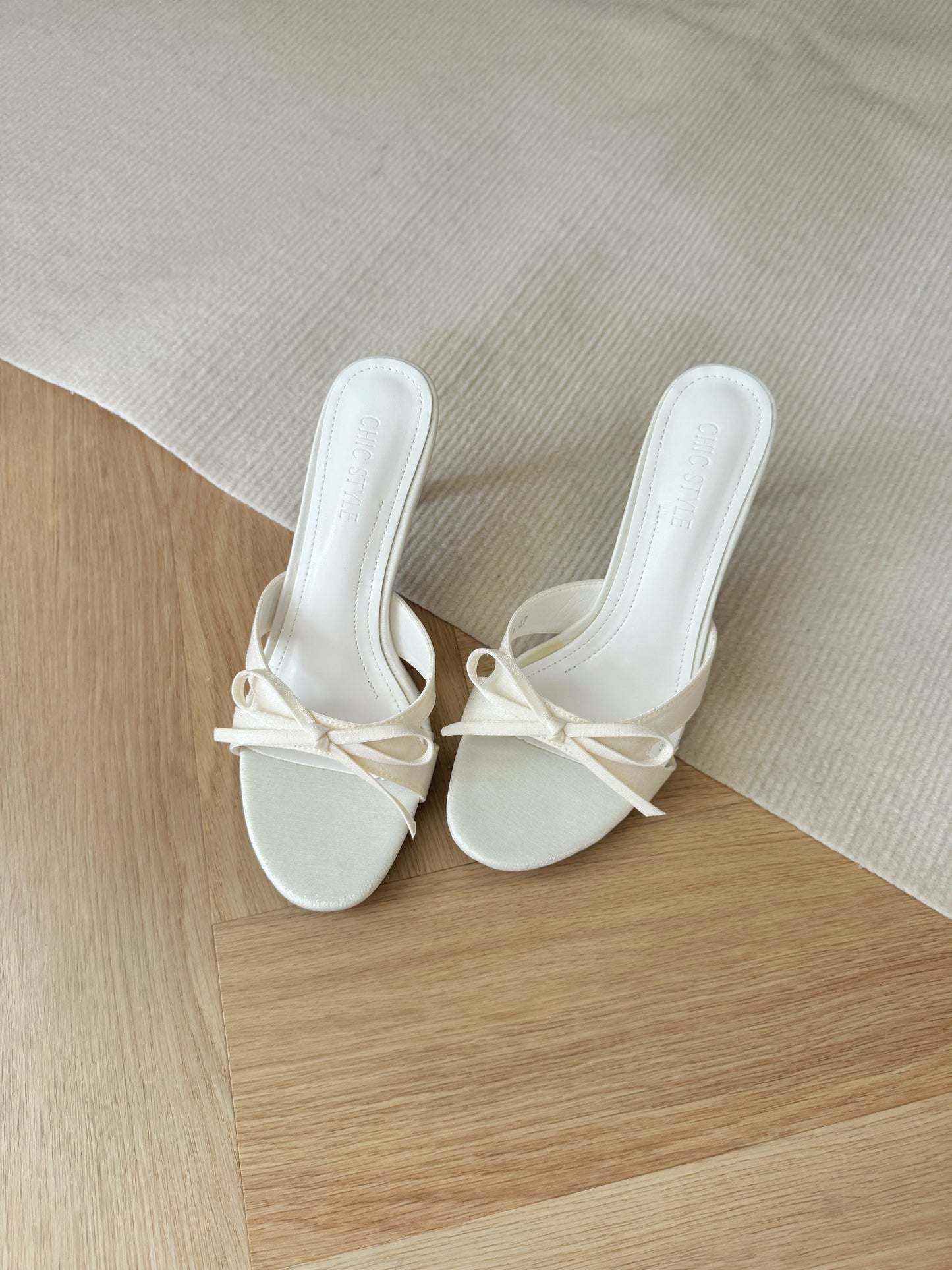 Carisa Sweet Bow Heels (White)