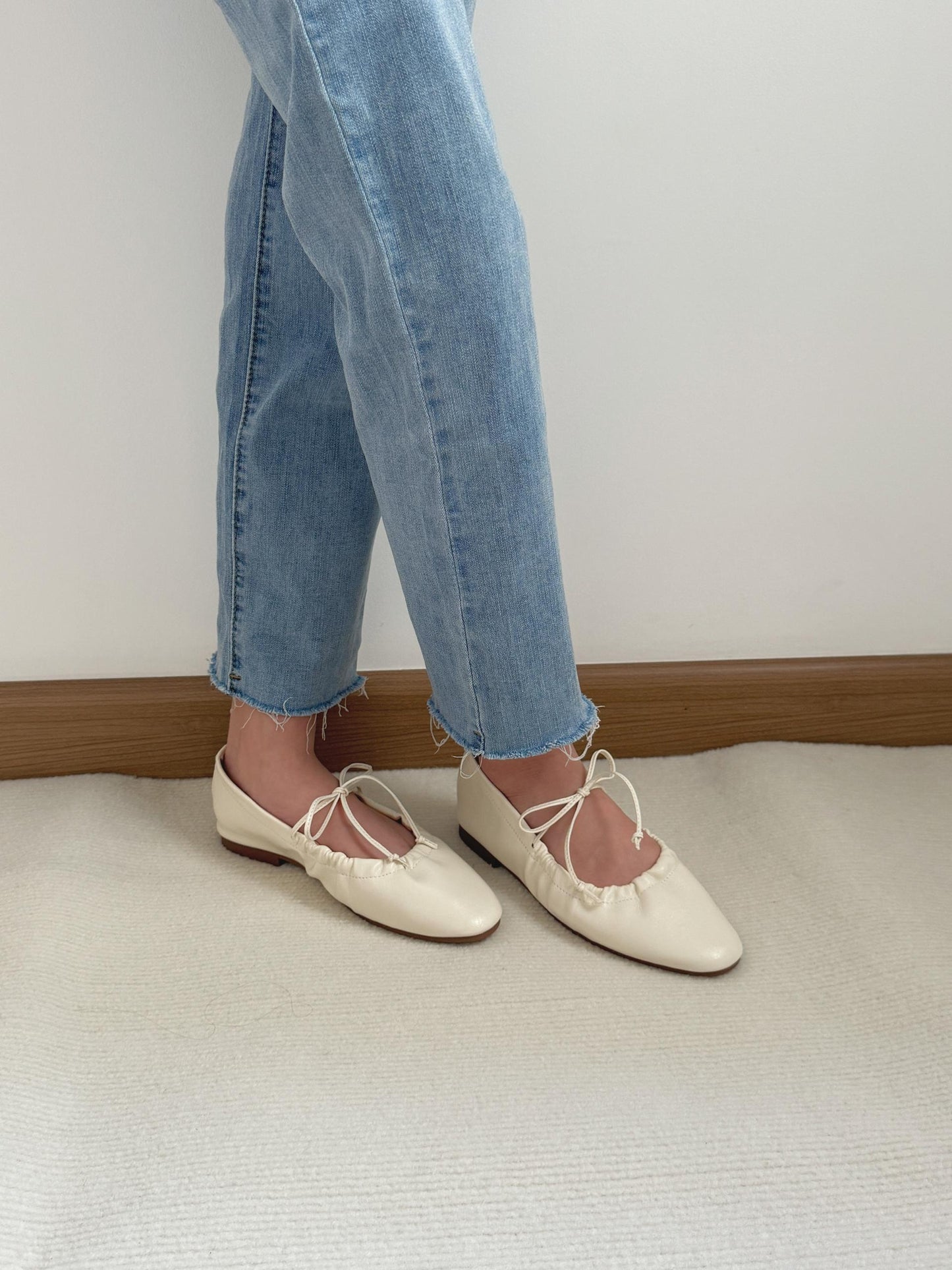 Amberlyn Ballet Flats (Cream White)