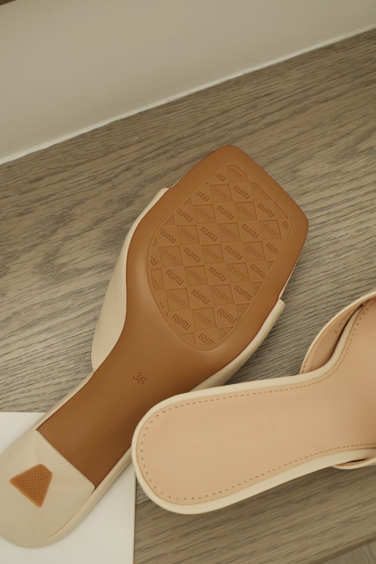 Masha Bow Slip On Heels (Cream White)