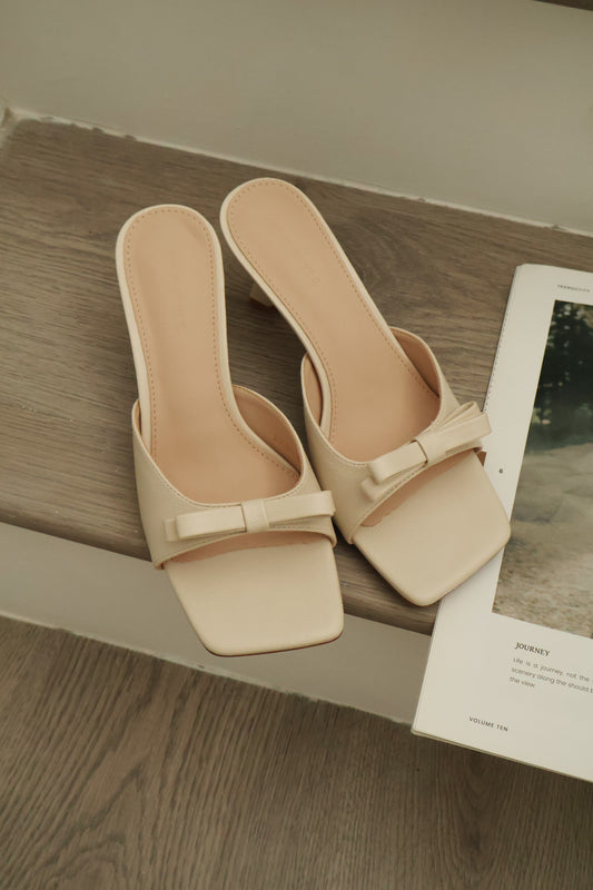Masha Bow Slip On Heels (Cream White)