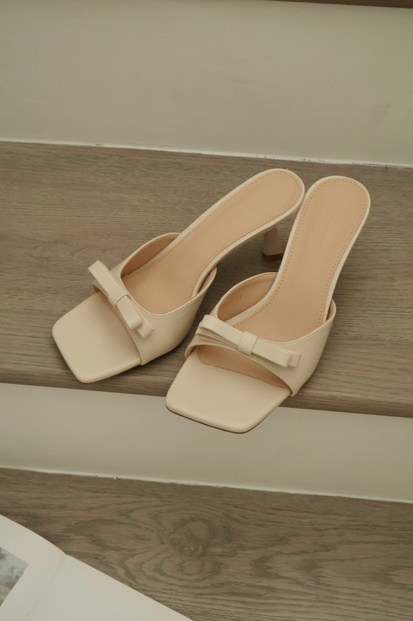 Masha Bow Slip On Heels (Cream White)