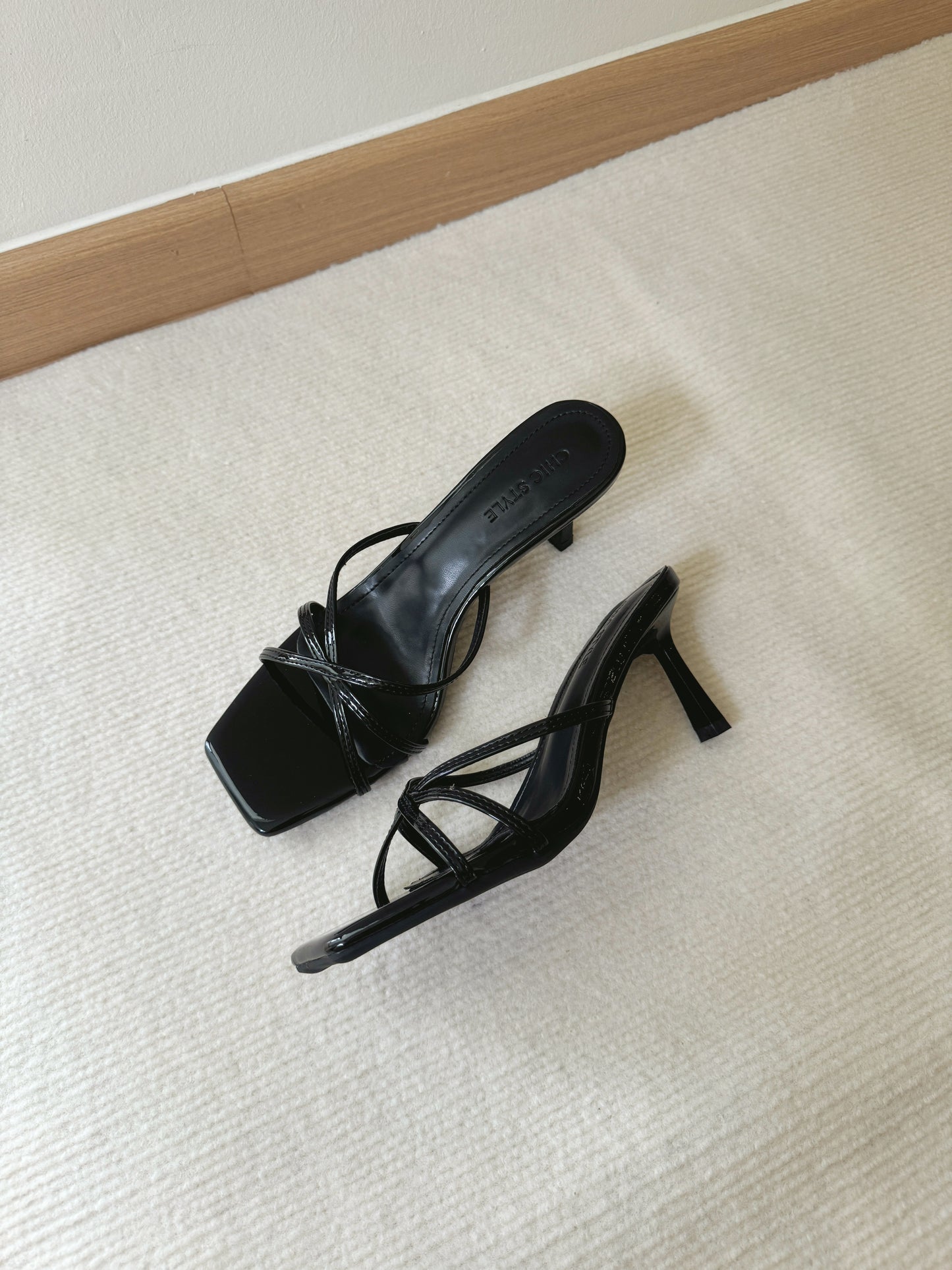 Helen Strappy High Heels (Black)