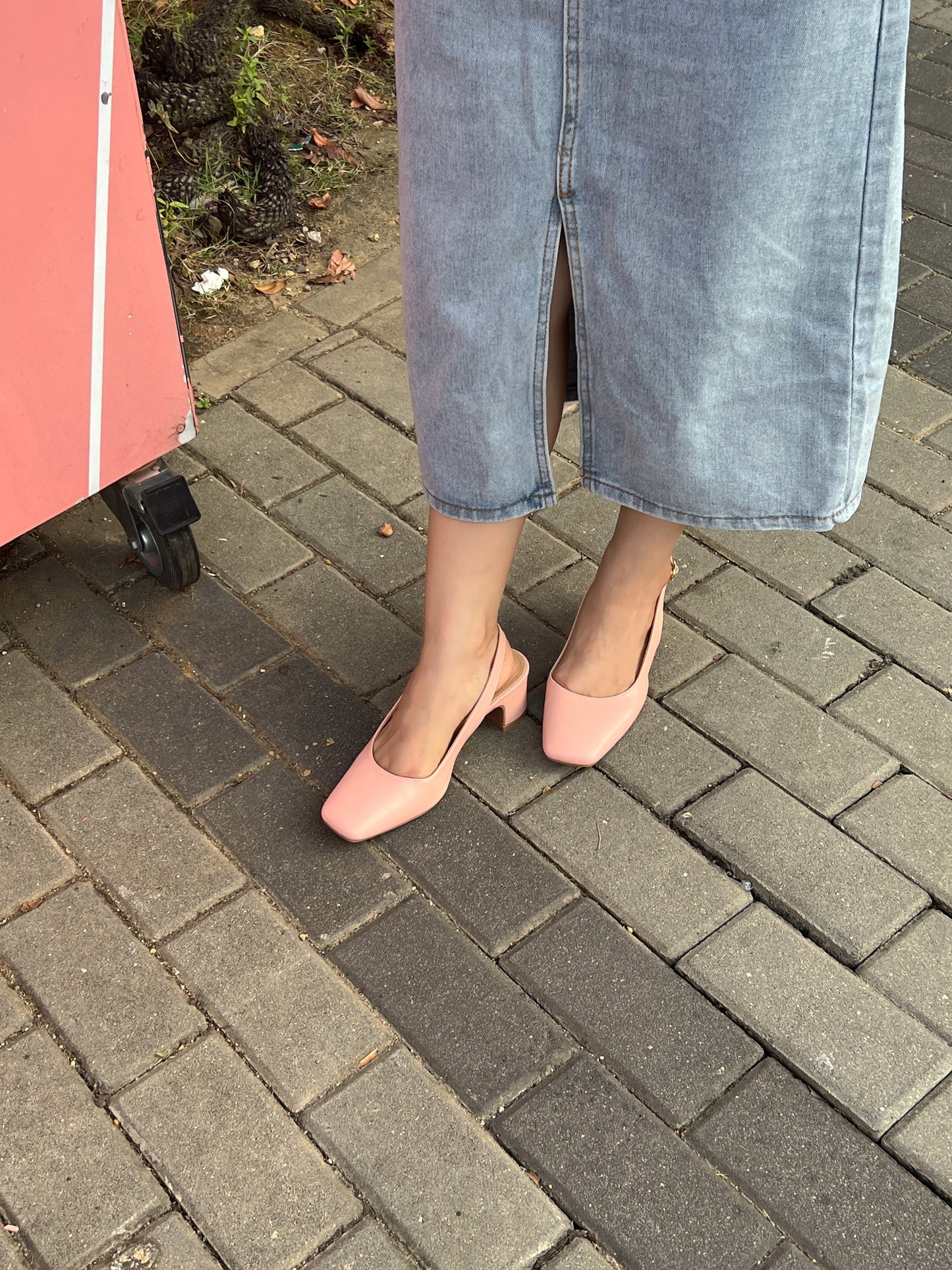 Stephy Slingback Middle Heels Pumps (Pink)