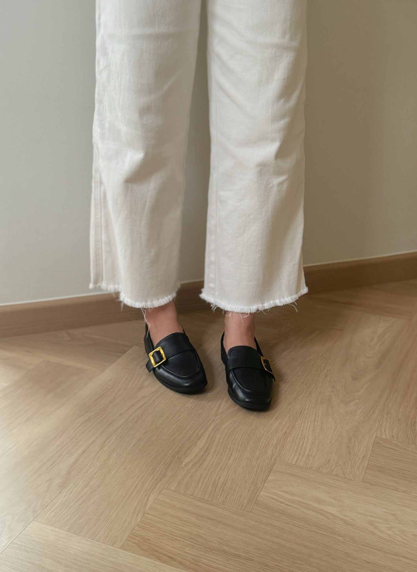 Gillian Almond-Toe Loafers (Black)