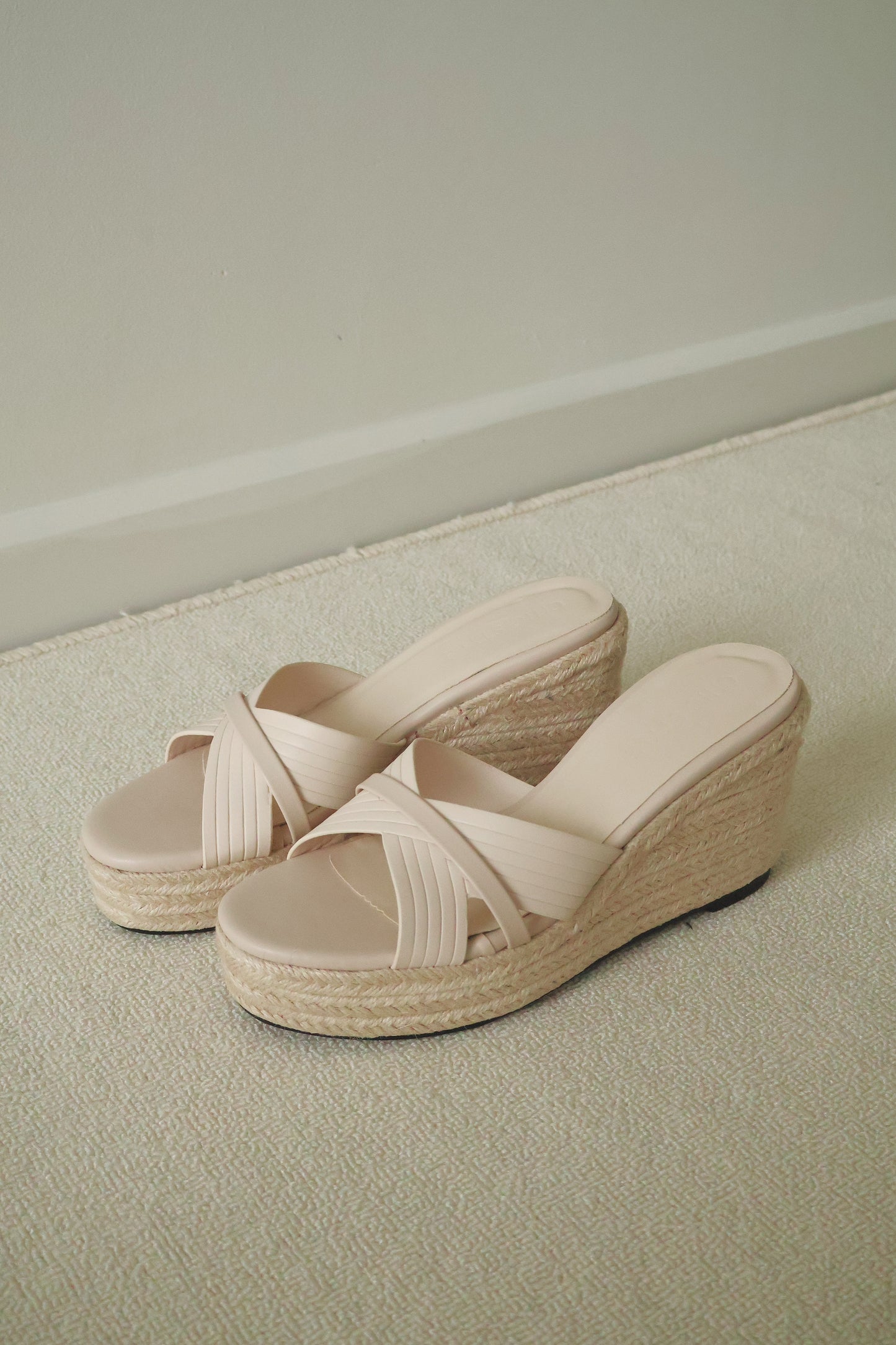 Havana Platform Wedges Sandals (Cream)