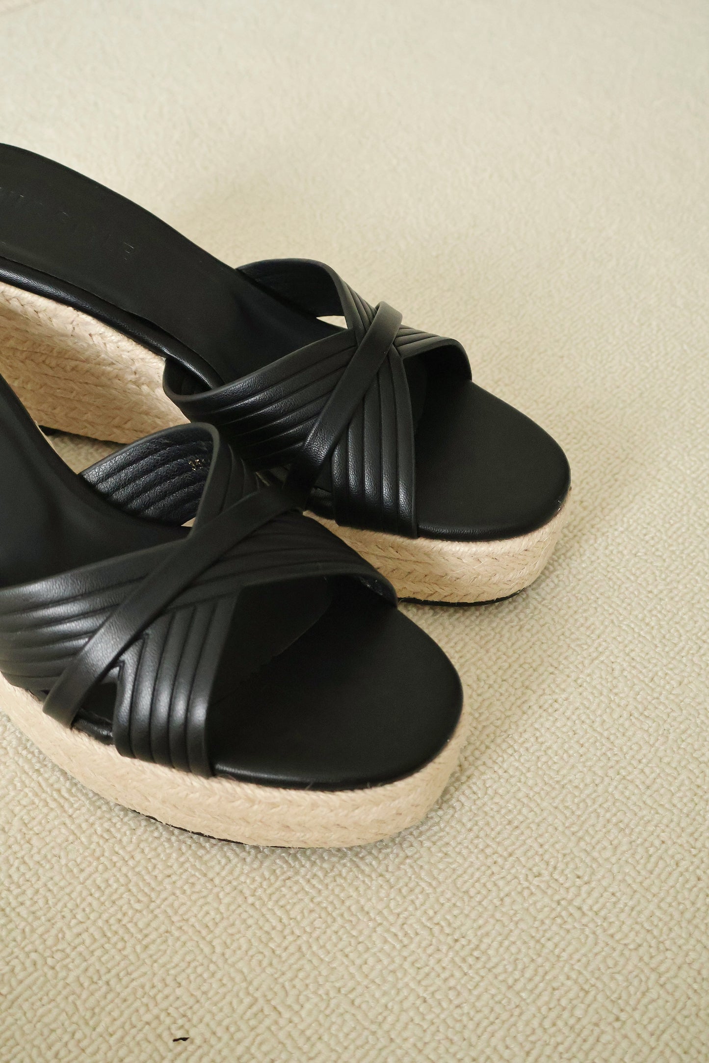 Havana Platform Wedges Sandals (Black)
