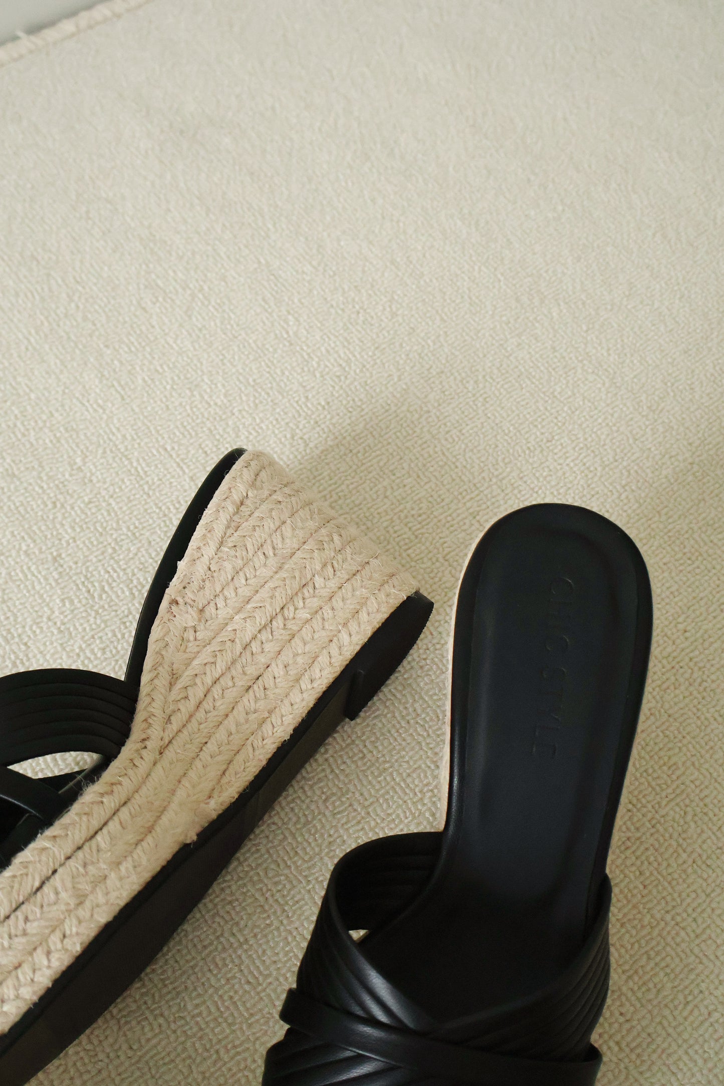 Havana Platform Wedges Sandals (Black)