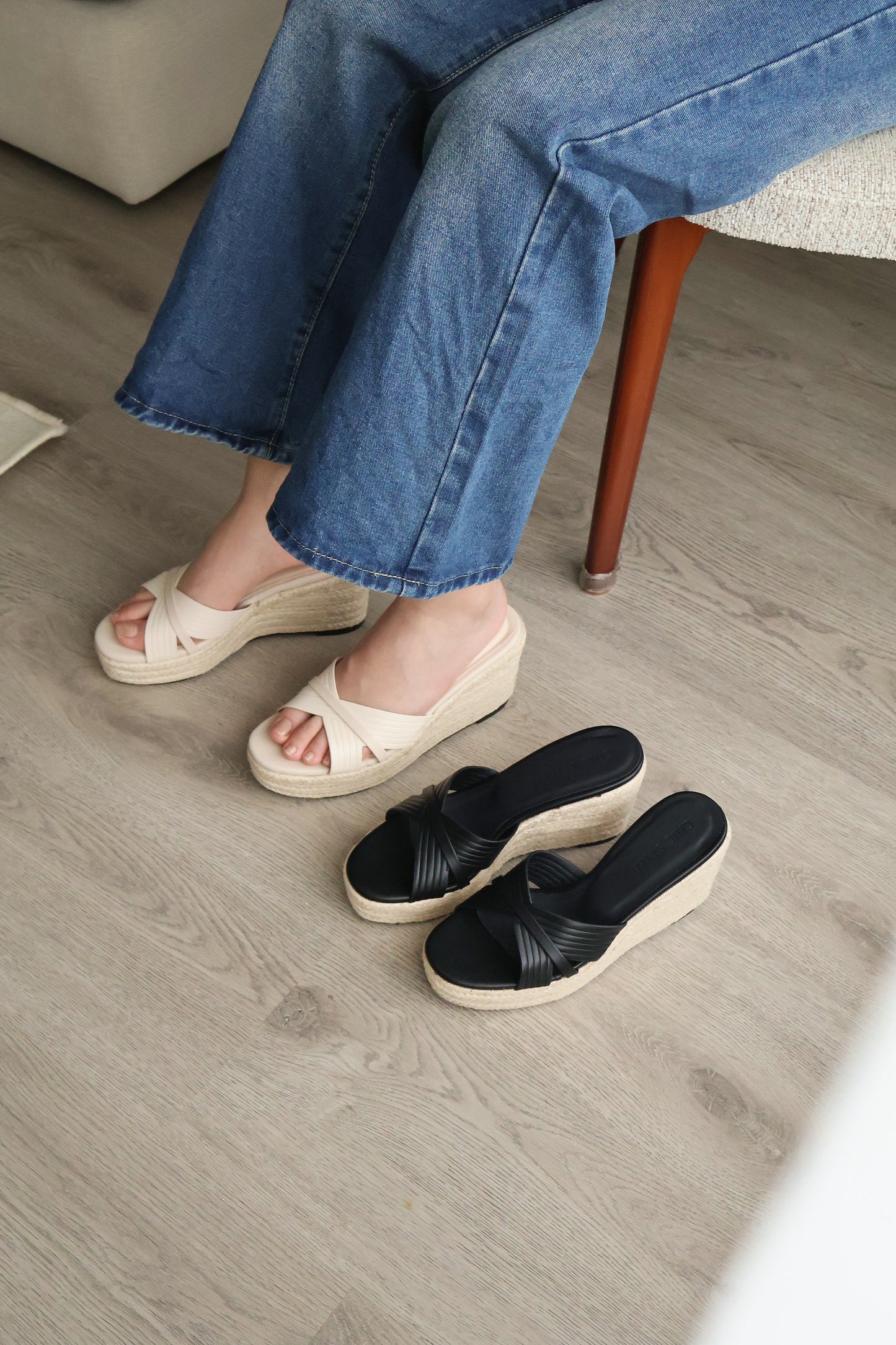 Havana Platform Wedges Sandals (Cream)