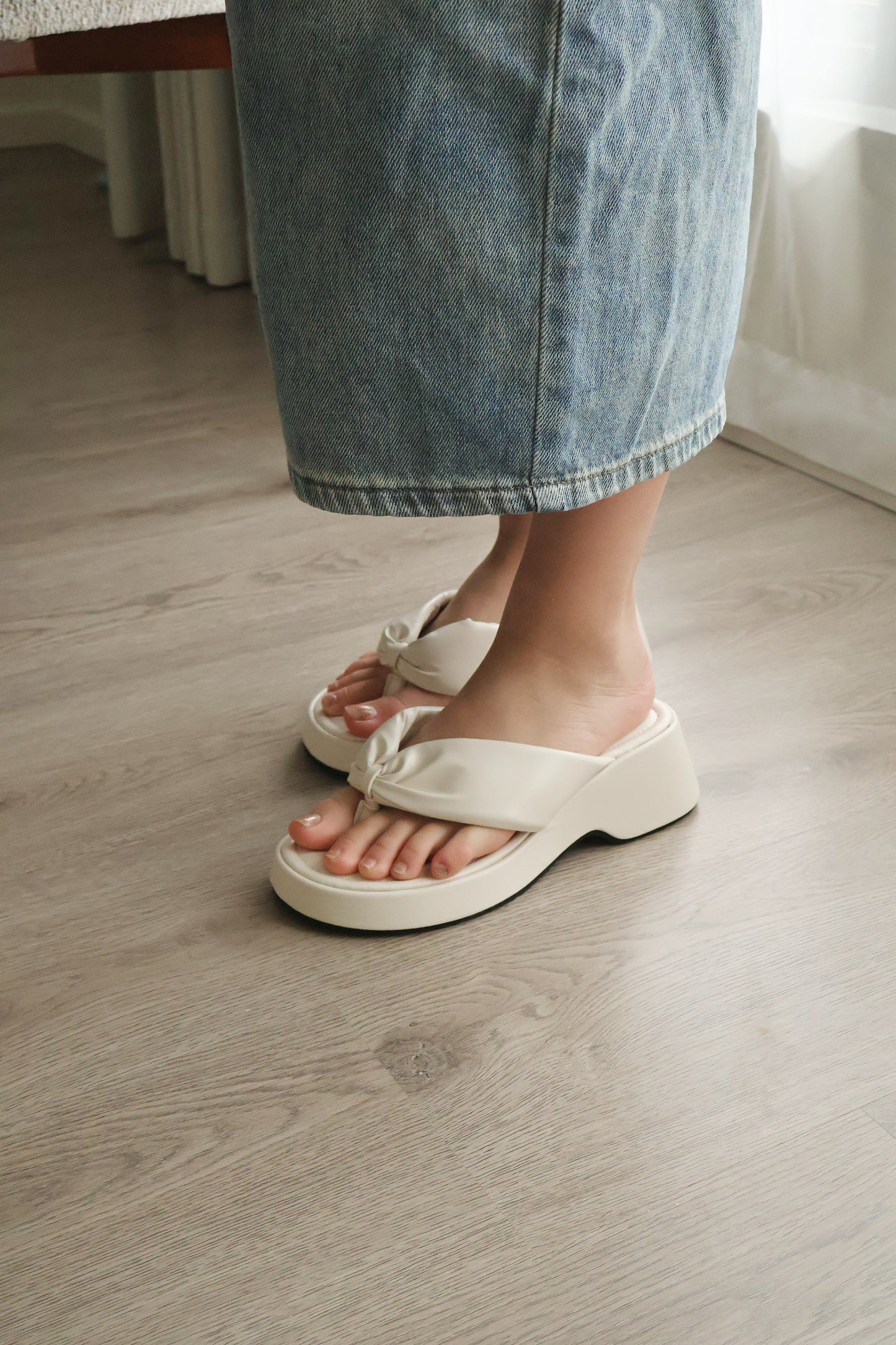 Everlyn Thong Flatform Wedges (Cream White)