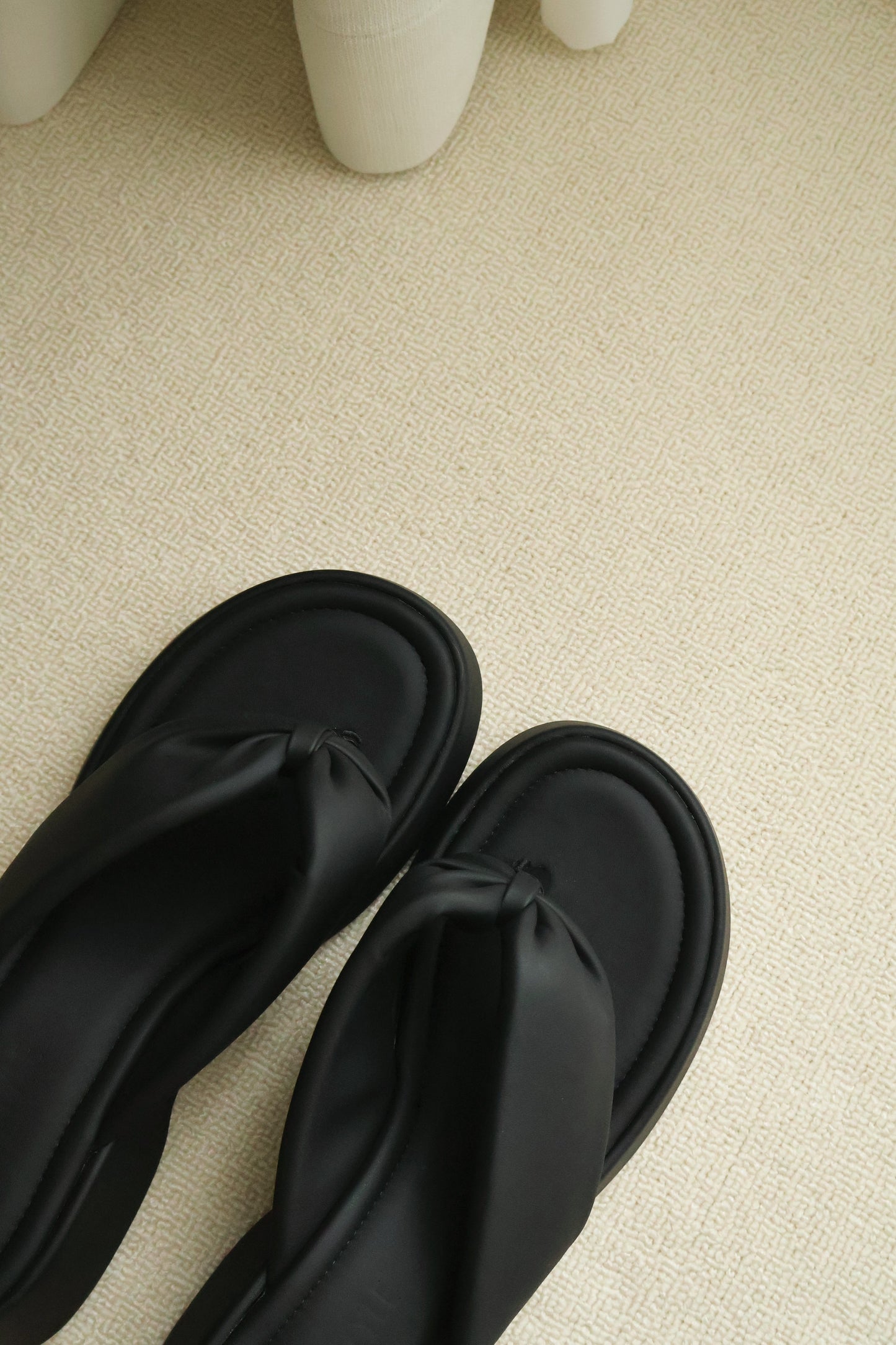 Everlyn Thong Flatform Wedges (Black)