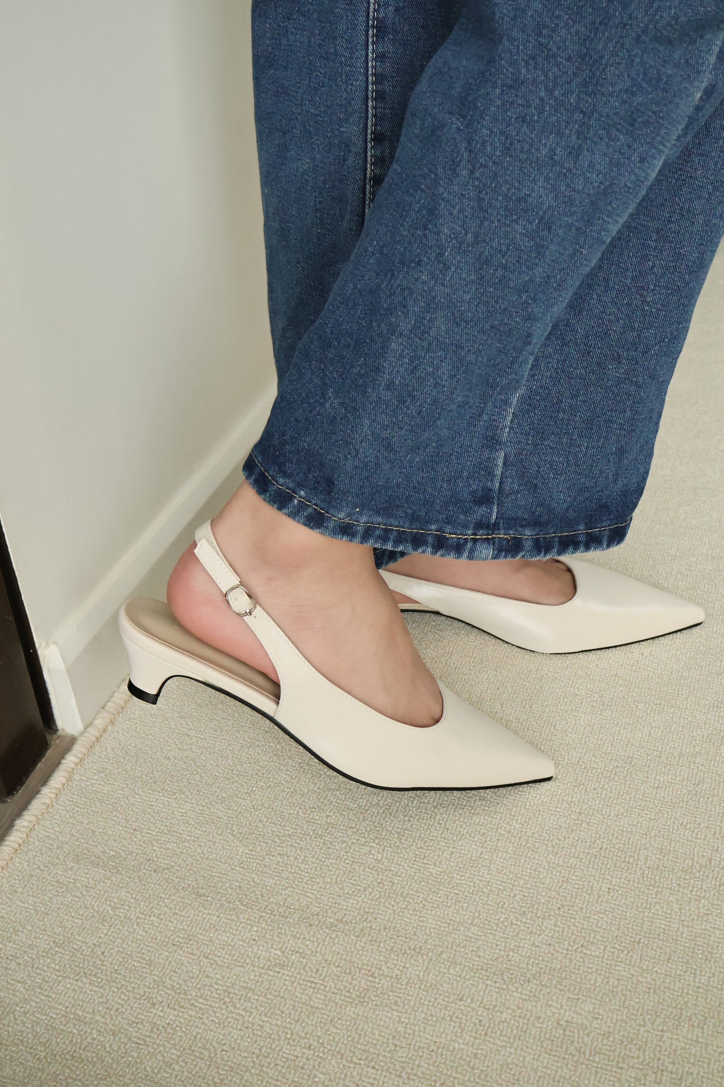 Zoie Pointed Low Heels (Cream White)
