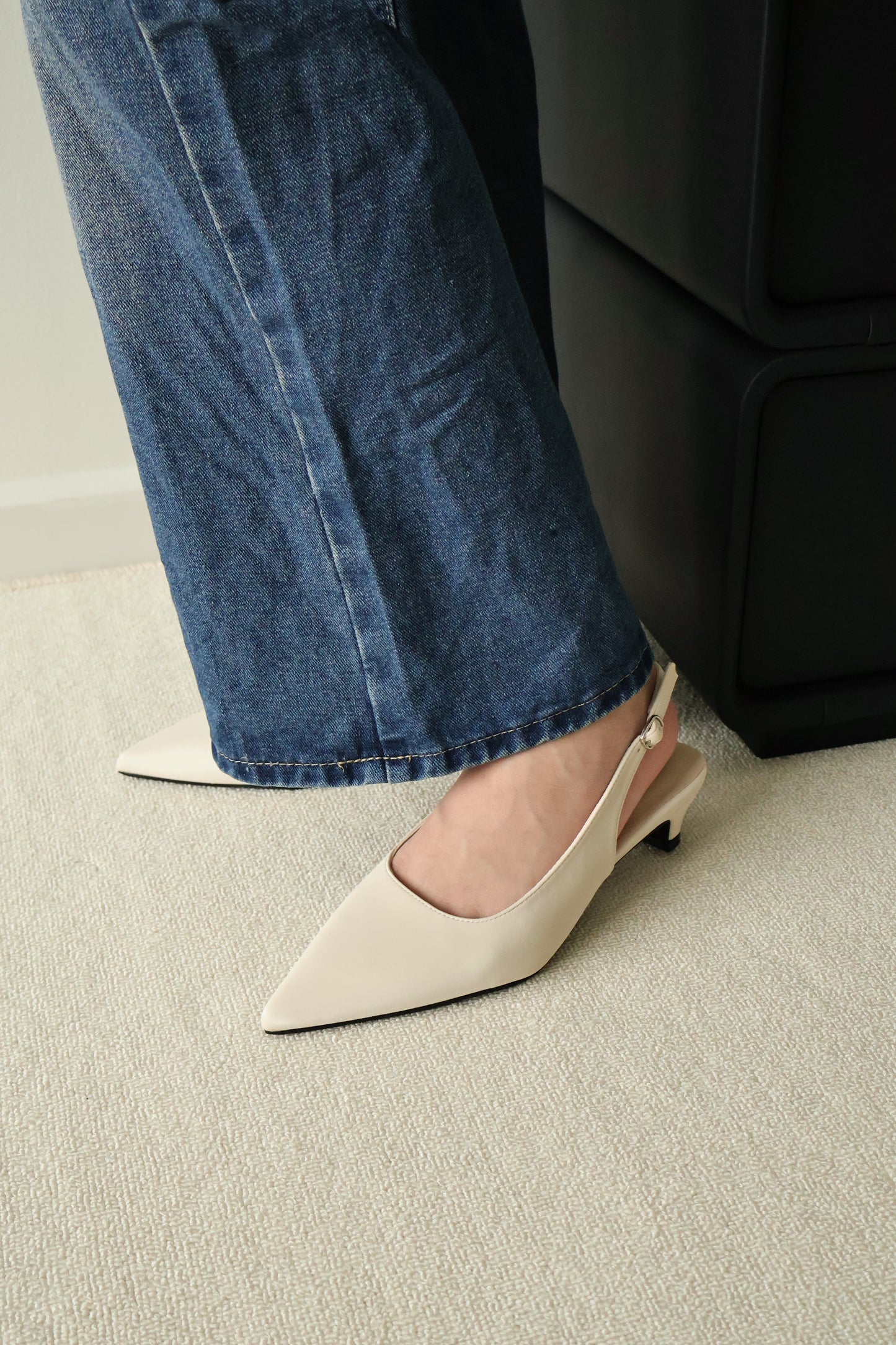 Zoie Pointed Low Heels (Cream White)