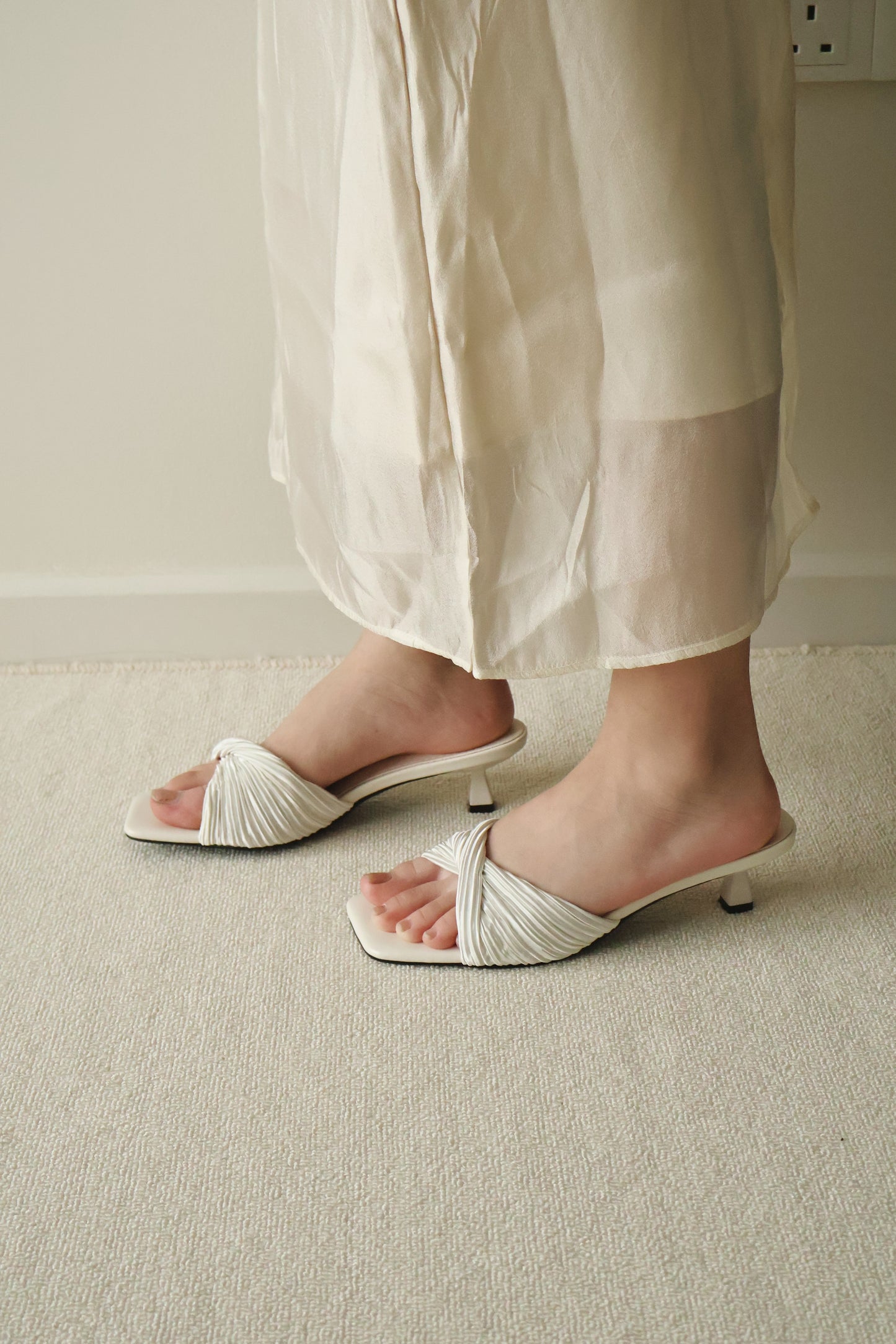Maeve Twist Elegant Heels (White)