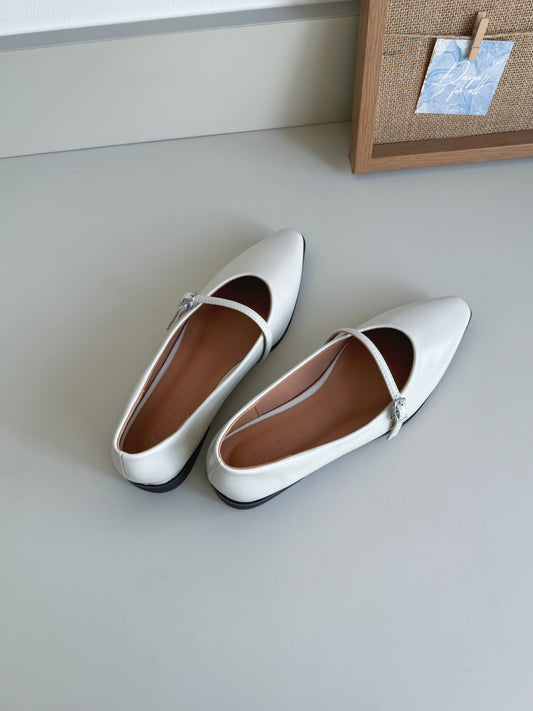 Yona Mary Jane Pointed Shoes (Cream White)