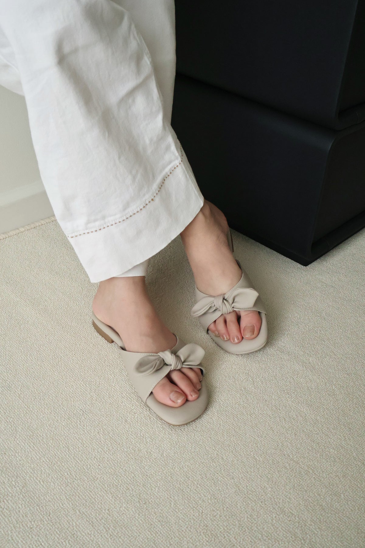 Odette Cute Bow Sandals (Greige)