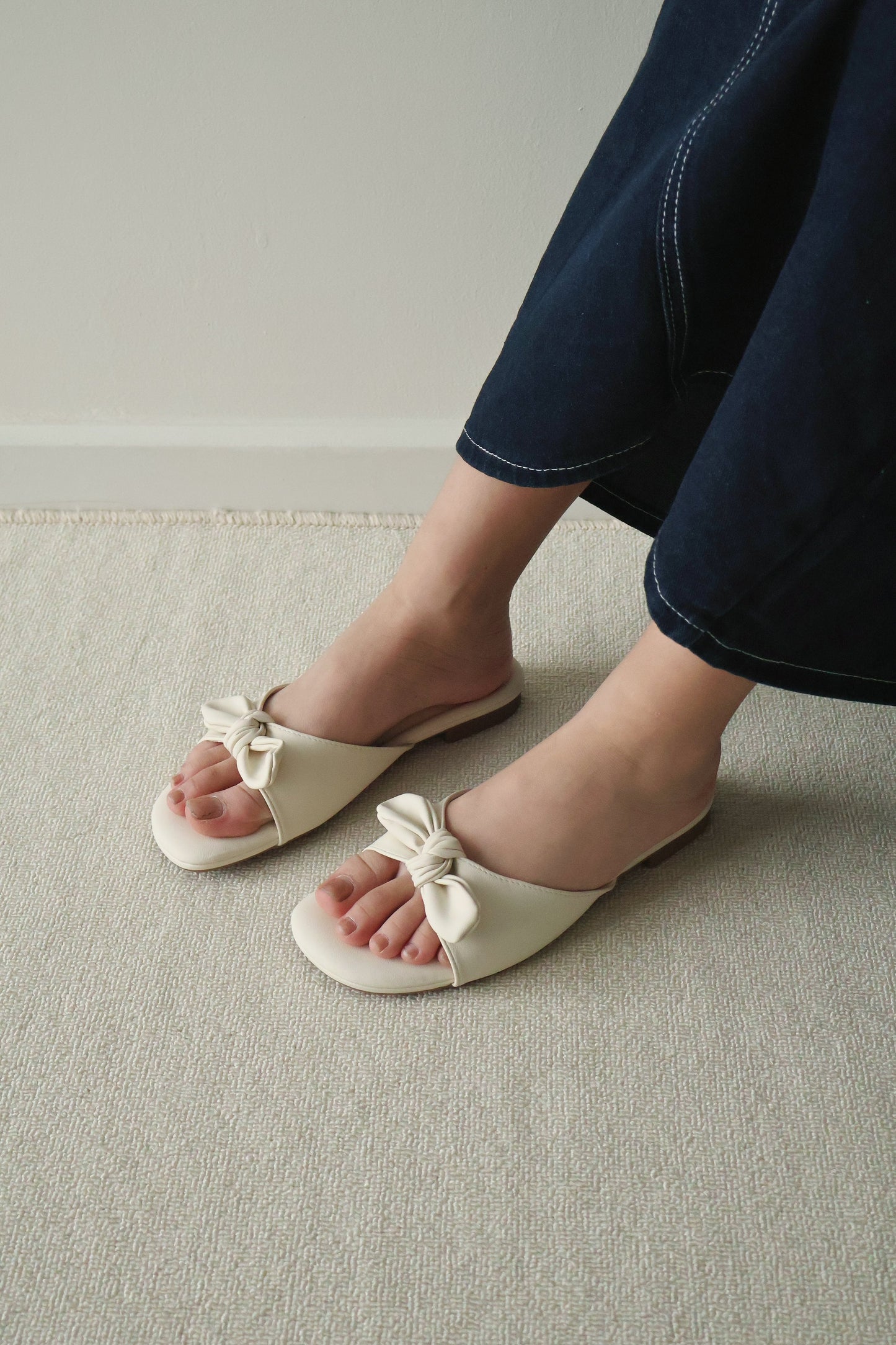 Odette Cute Bow Sandals (Cream White)