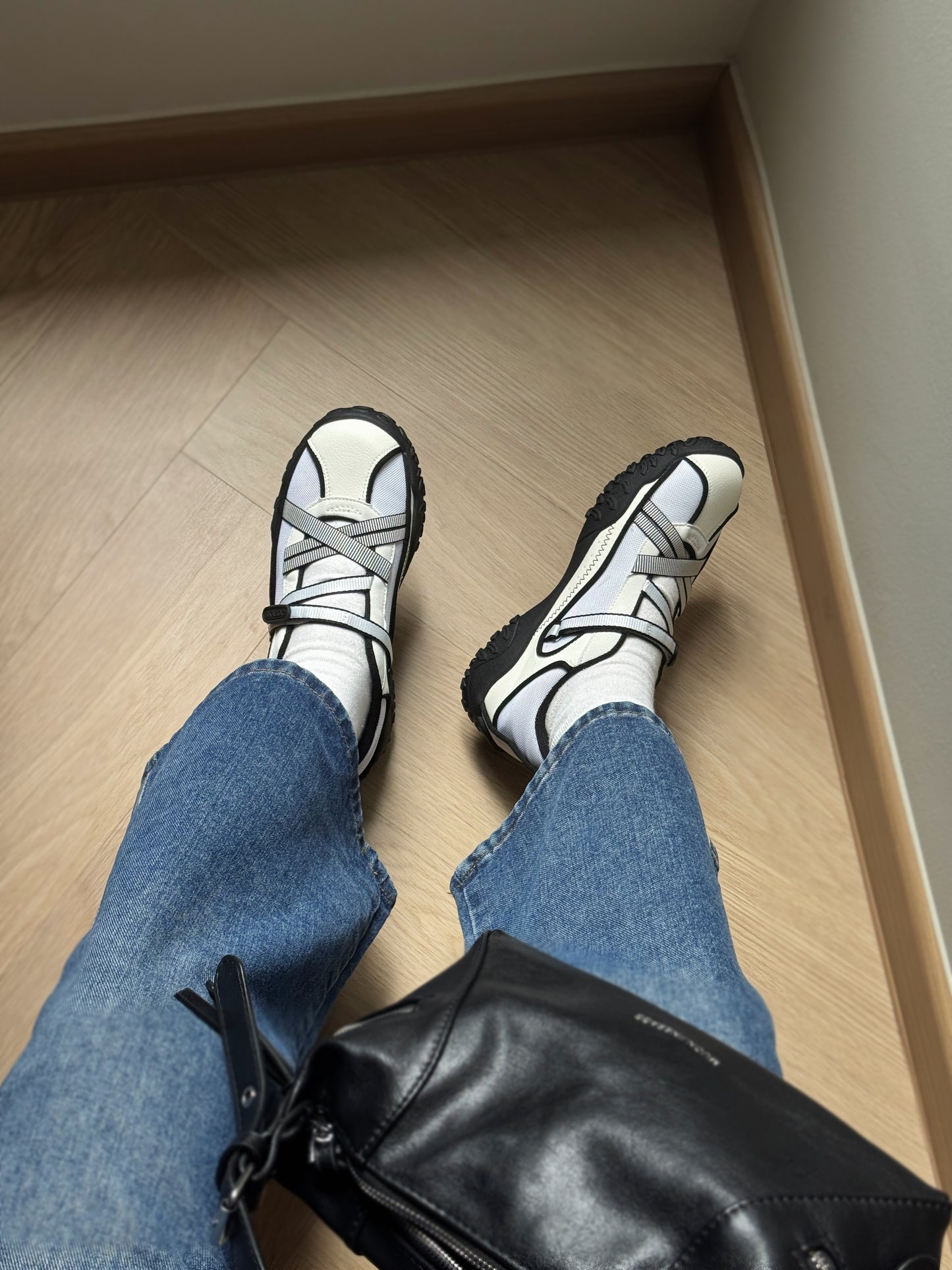 Off Duty Ballet Sneakers (Black)