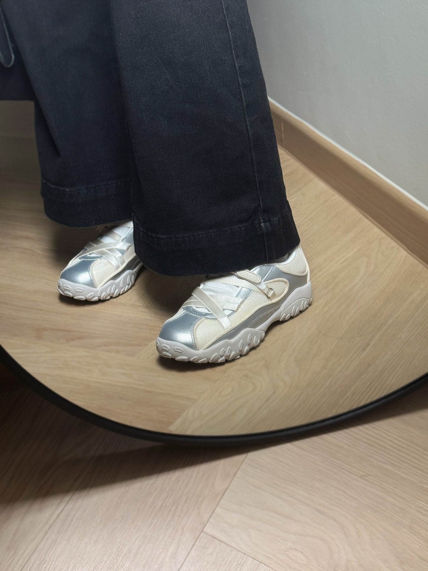Off Duty Ballet Sneakers (Silver 37 40)