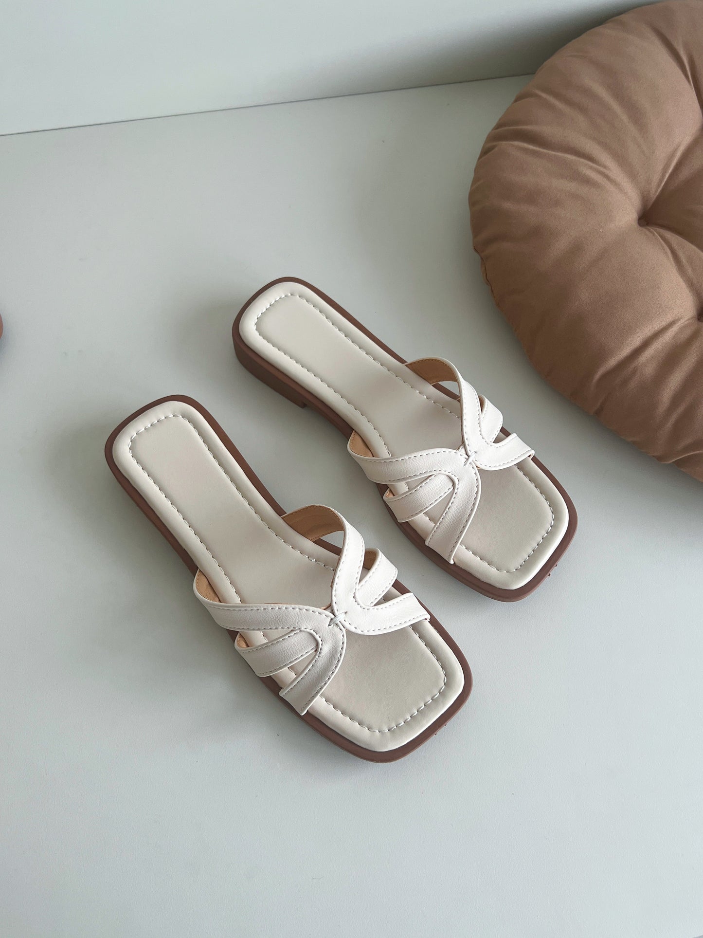 Dolly Slip On Sliders (Cream)