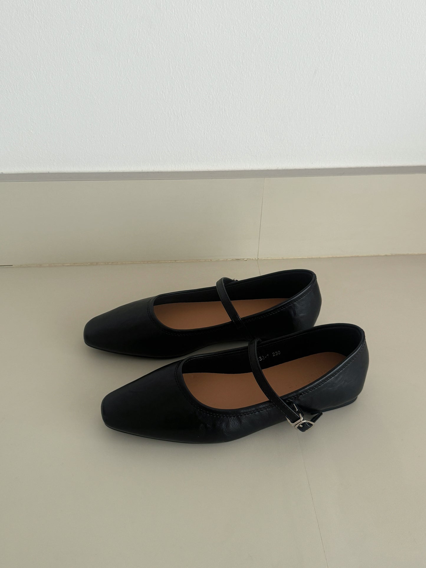 Jolene Mary Jane Flats (Black)