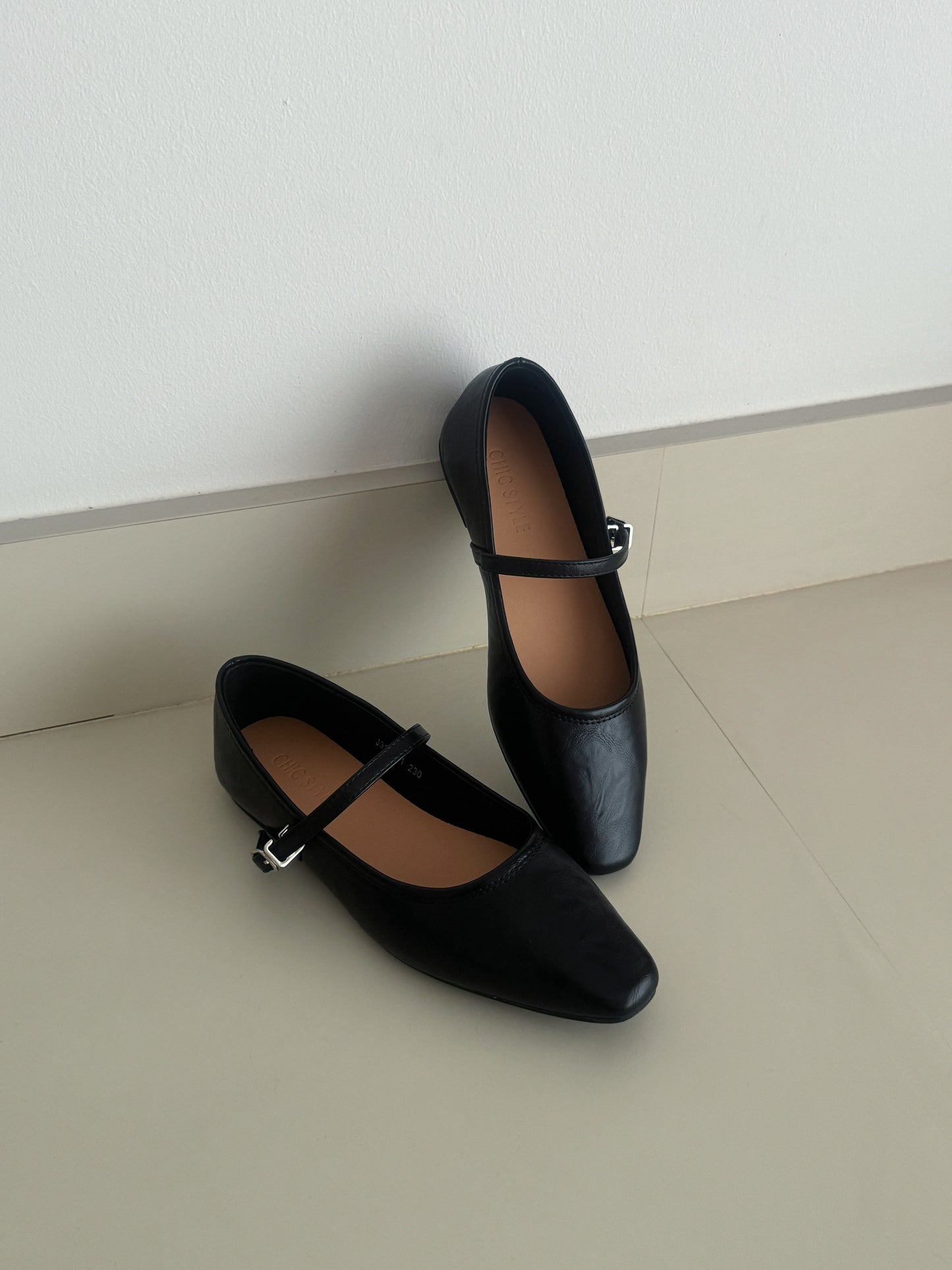 Jolene Mary Jane Flats (Black)