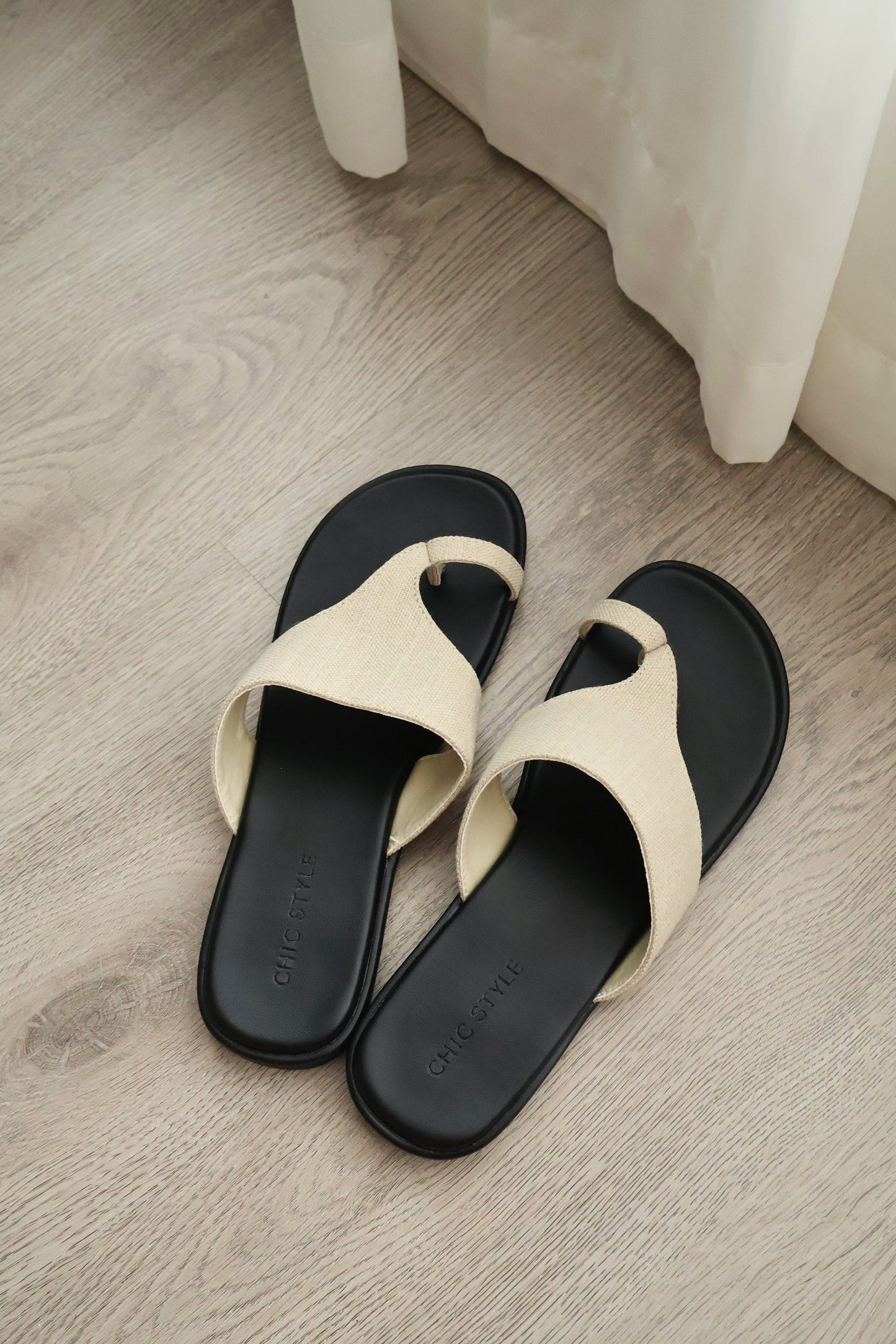 Ashton Ringtoe Sandals (Black)